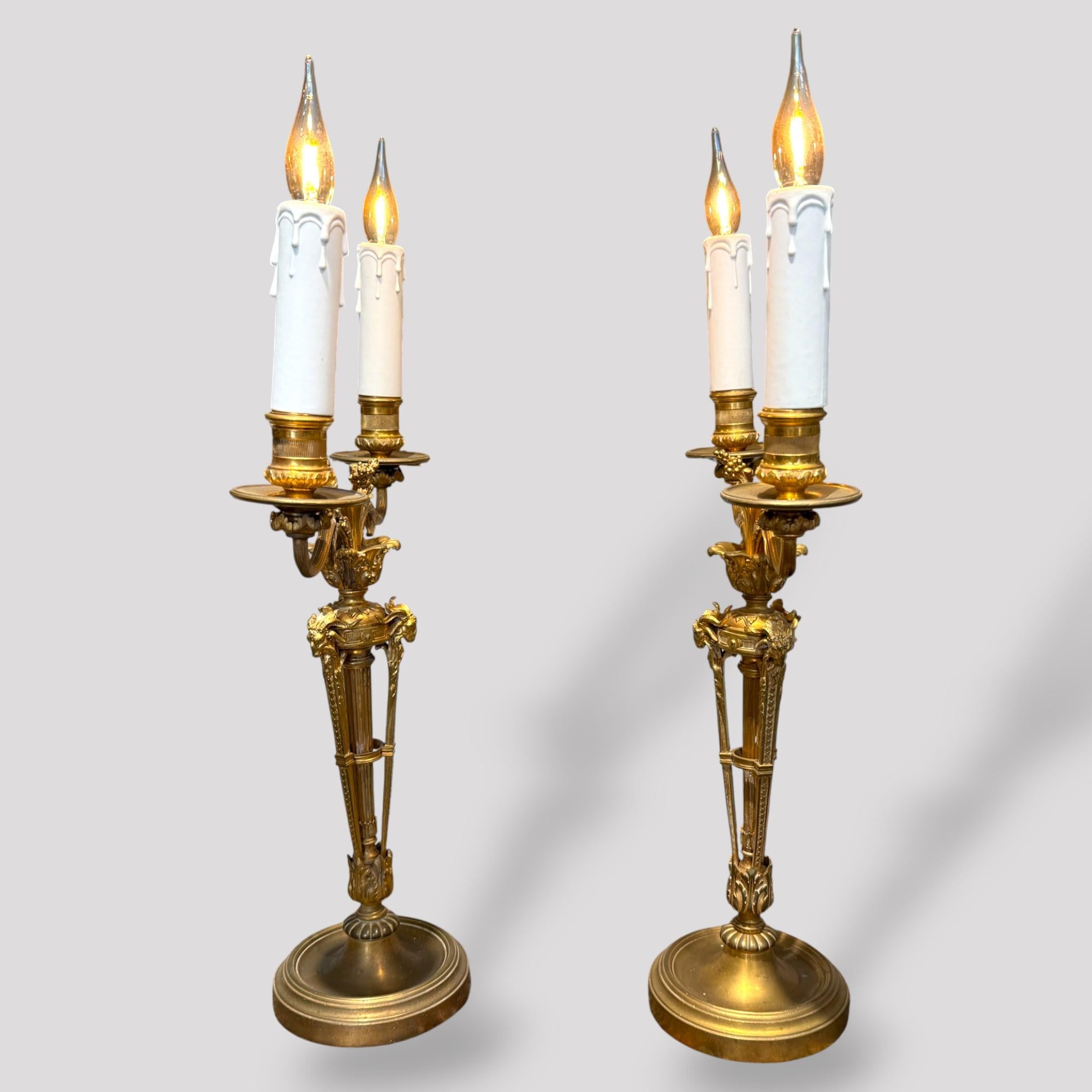 Pair of Gilt Bronze Neoclassical Candelabra Lamps, 19th Century Bon état - En vente à NICE, FR