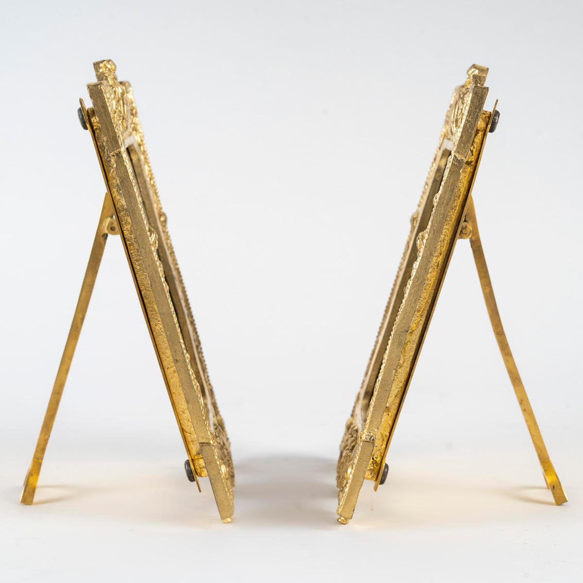XIXe siècle Pair of Gilt Bronze Photo Frames, Napoleon III Period, 19th Century. en vente