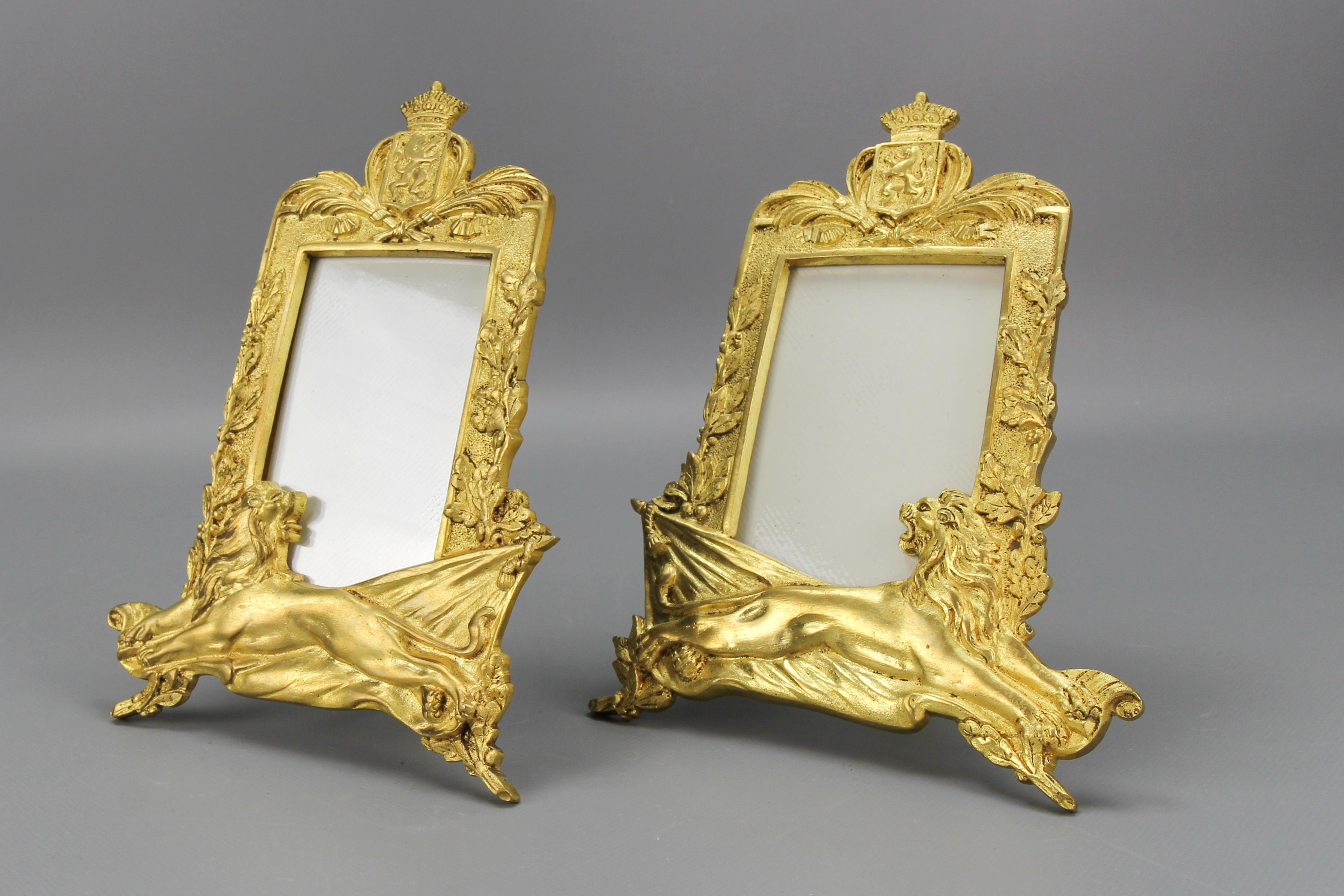 Pair of Gilt Bronze Picture Photo Frames with Lions and Royal Crowns For Sale 2