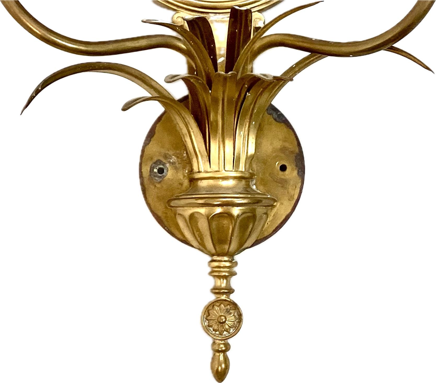 Barocco Coppia di appliques in bronzo dorato con specchio in vendita