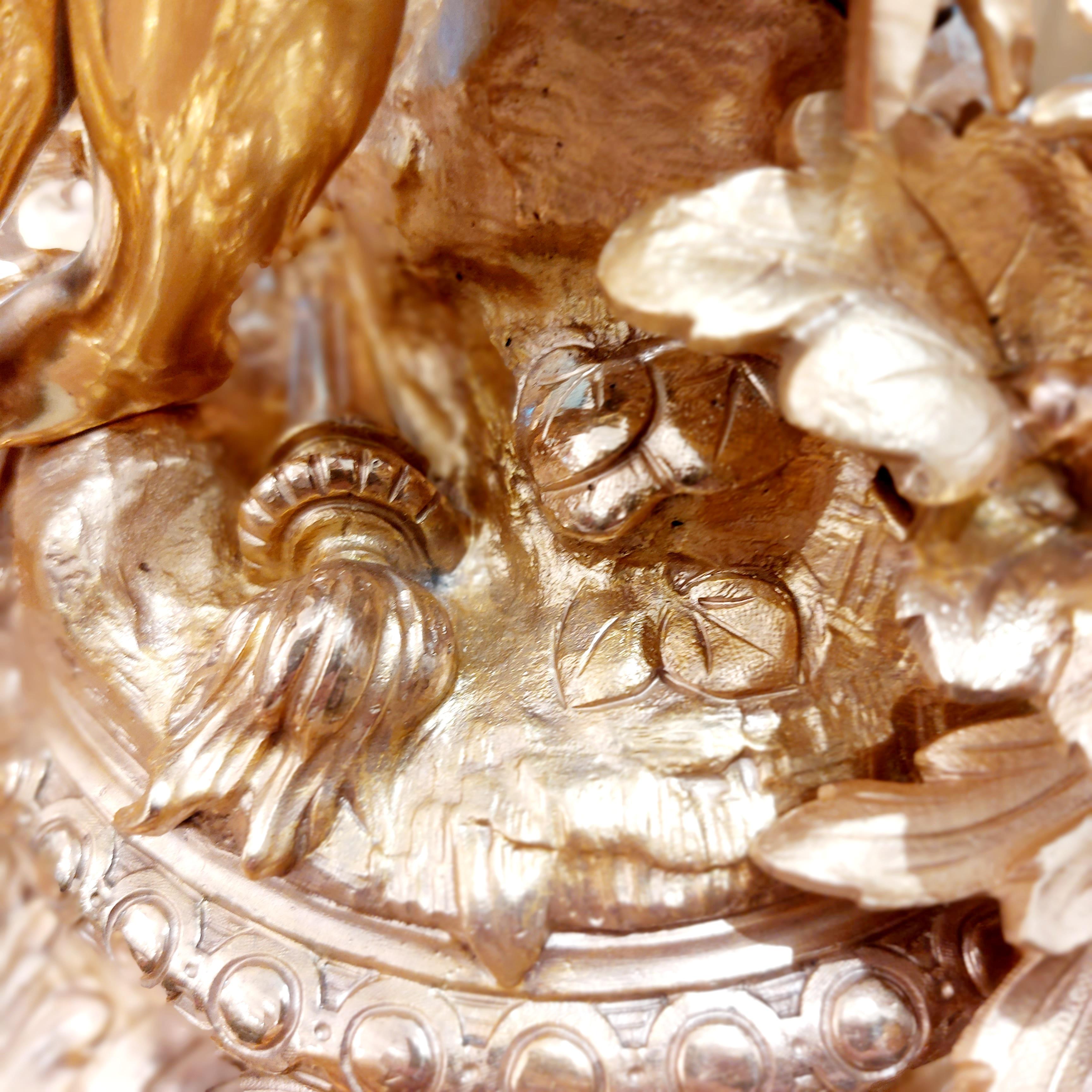 Paire de sculptures en bronze doré représentant Cupidon et Psyché, XIXe siècle en vente 6