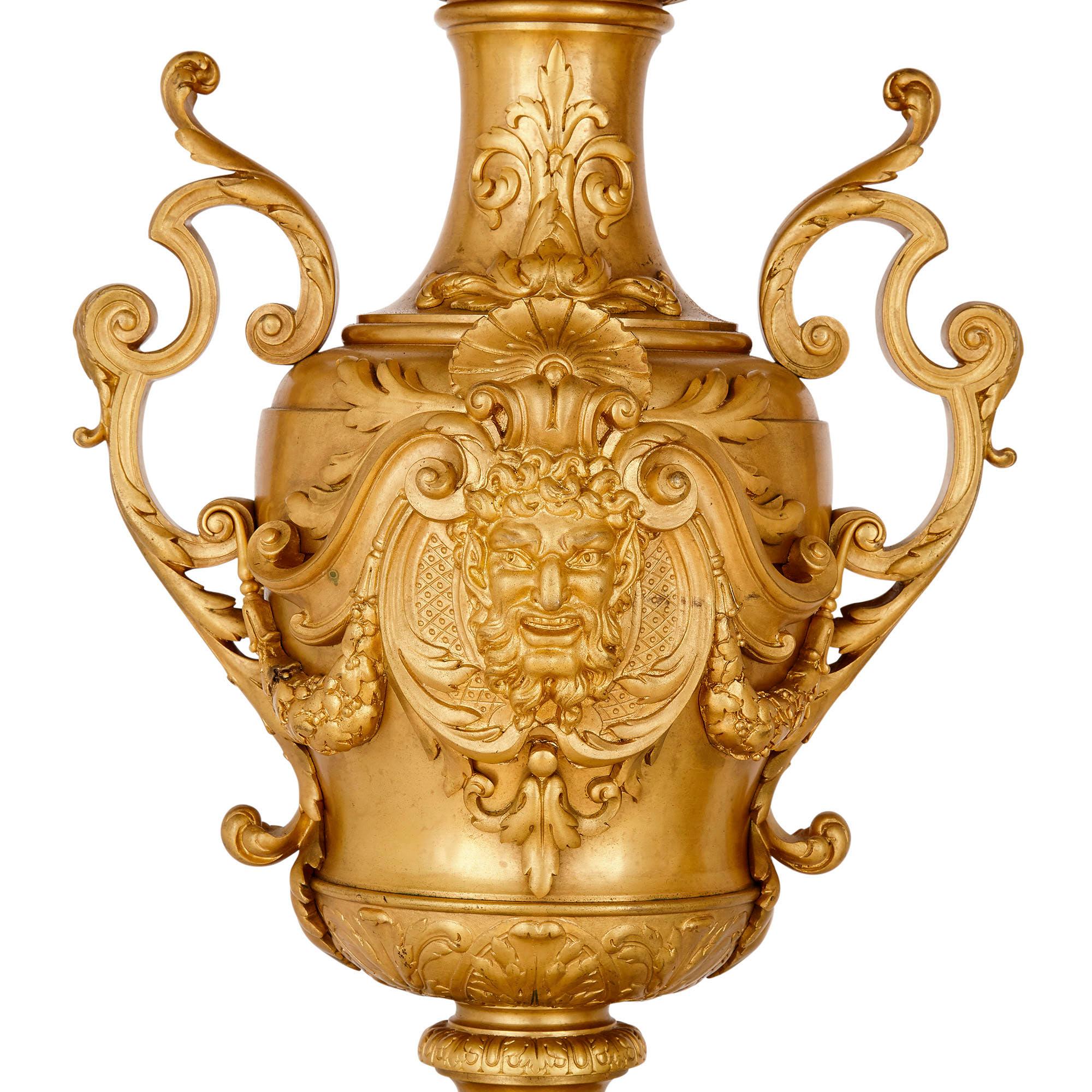 Néoclassique Paire de chandeliers de table en bronze doré de Ferdinand Barbedienne en vente