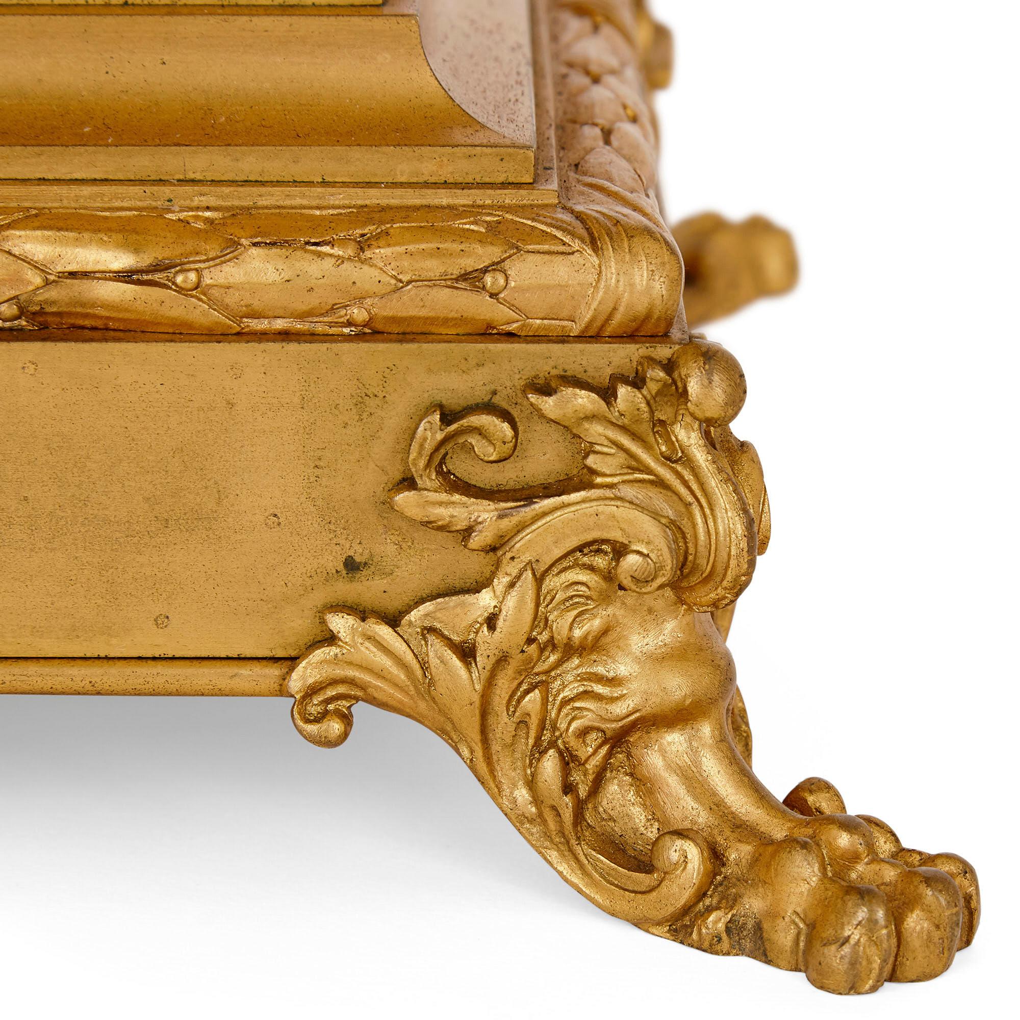 Bronze Paire de chandeliers de table en bronze doré de Ferdinand Barbedienne en vente