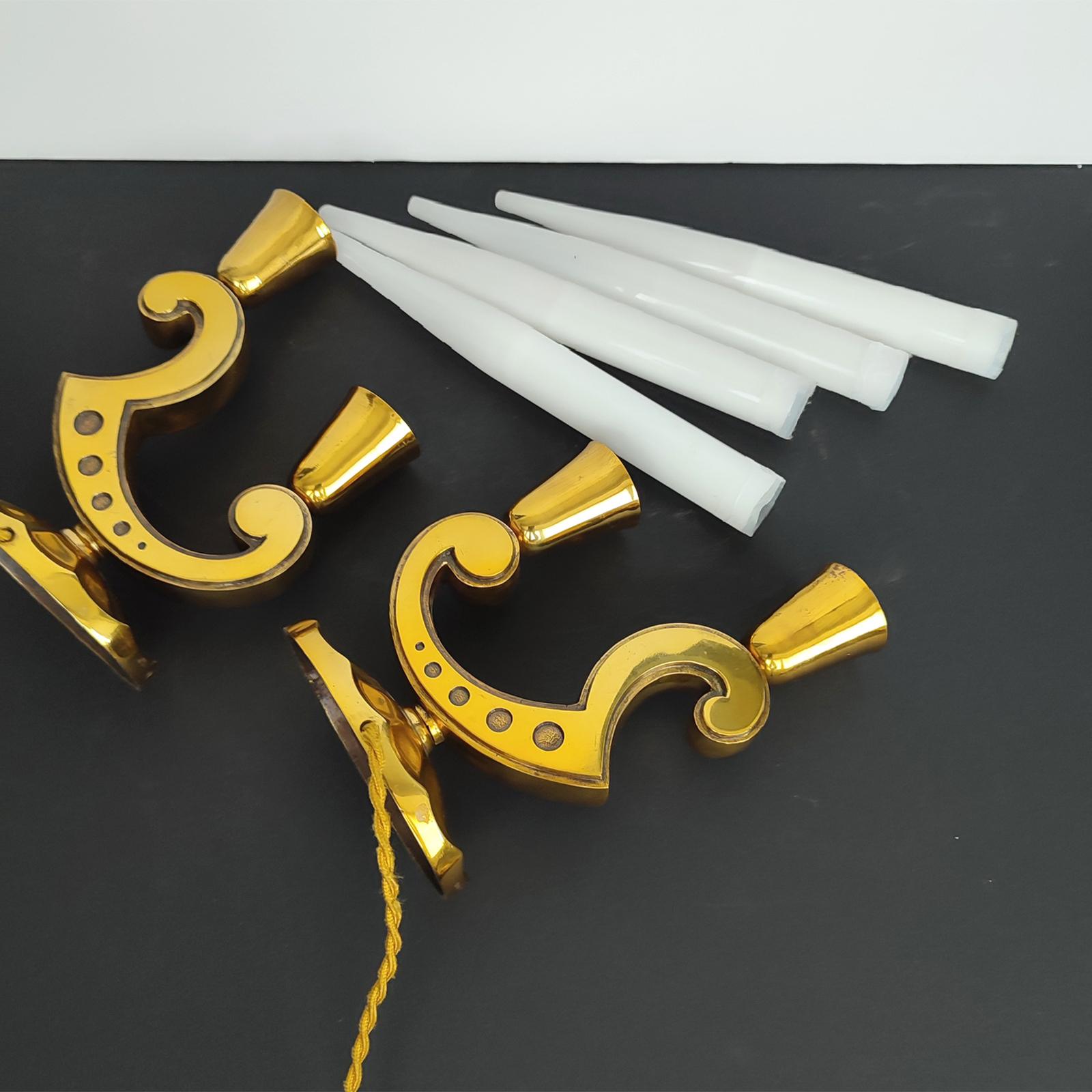 Paire de lampes de table en bronze doré de Marcel Guillemard avec abat-jour en opaline en vente 5