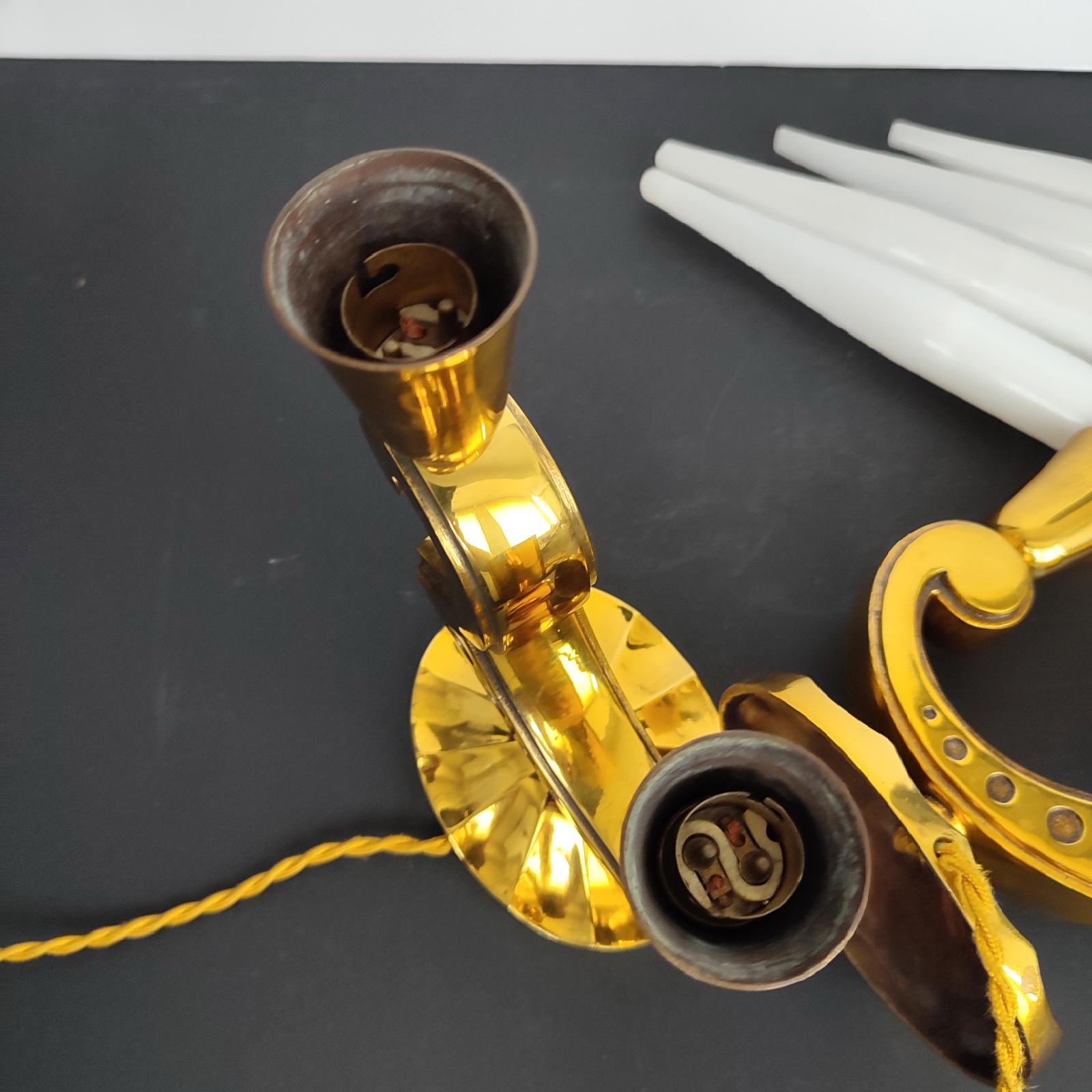 Paire de lampes de table en bronze doré de Marcel Guillemard avec abat-jour en opaline en vente 6