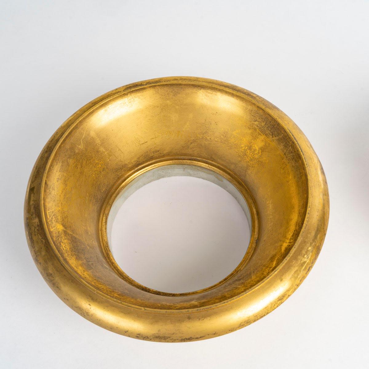 Dorato Coppia di vasi in bronzo dorato, periodo Napoleone III, XIX secolo. in vendita