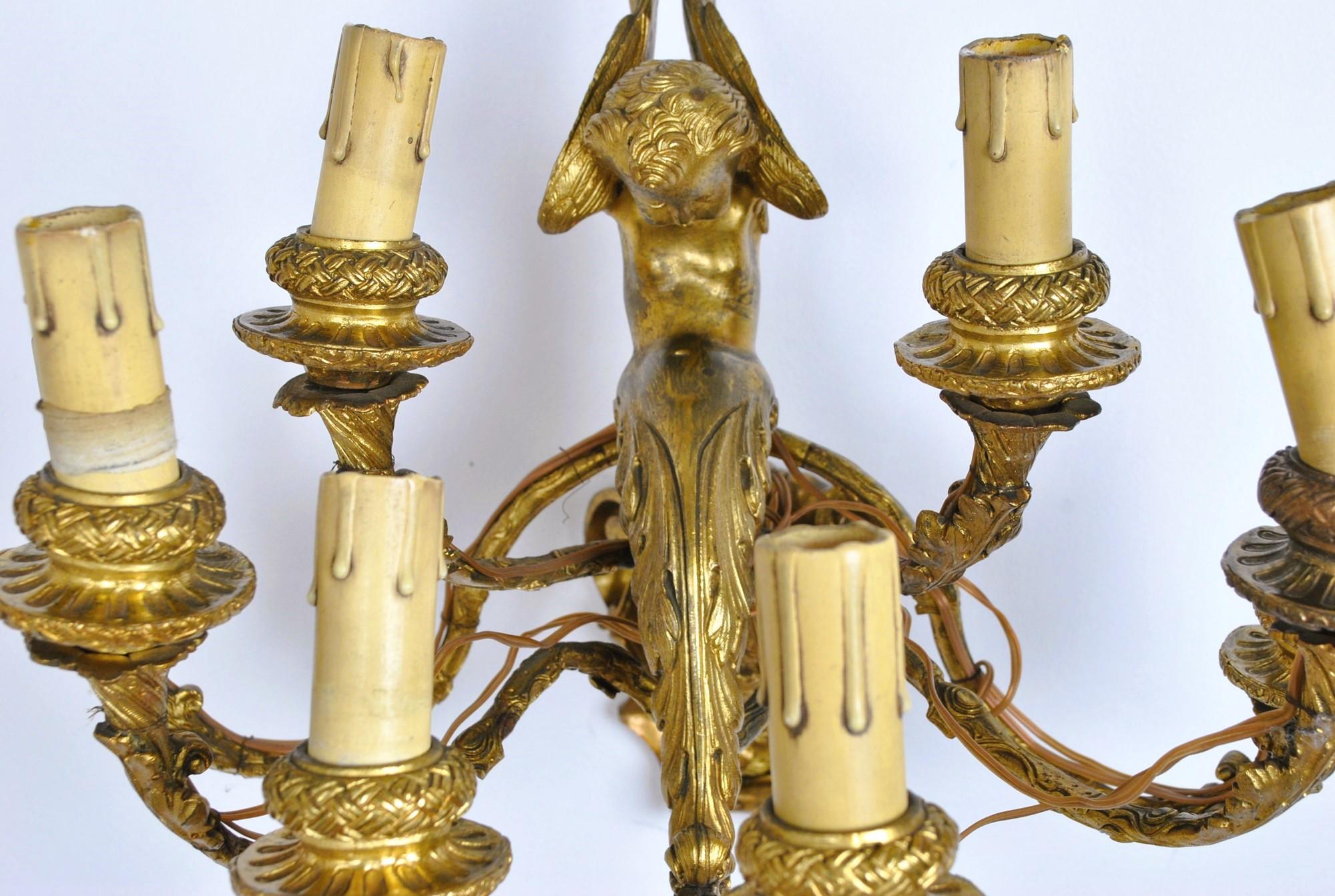 Coppia di applique in bronzo dorato con putti alati, Napoleone III, XIX secolo in vendita 1