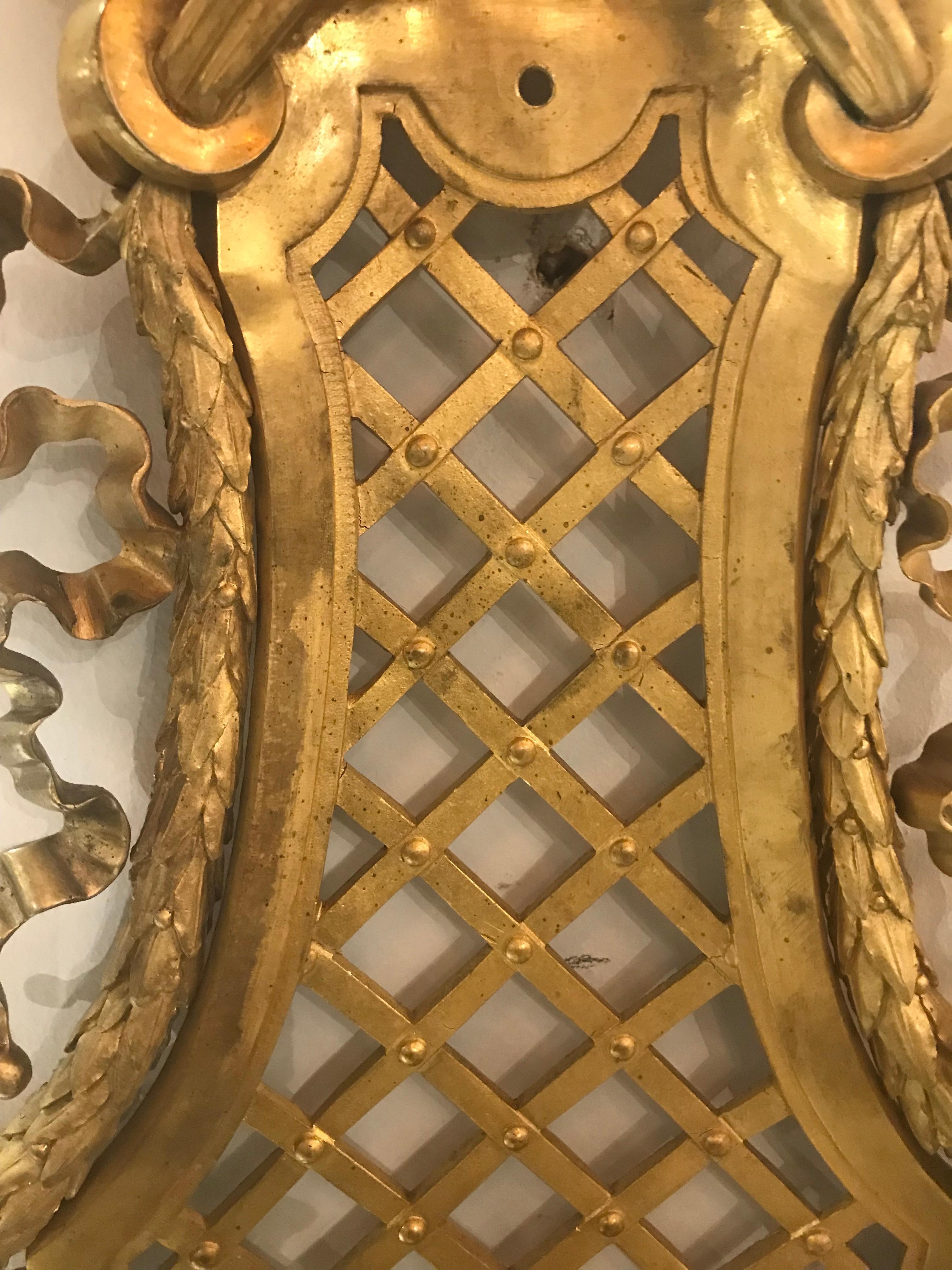 Wandleuchter aus vergoldeter Bronze von Henri Vian, Paar im Angebot 4