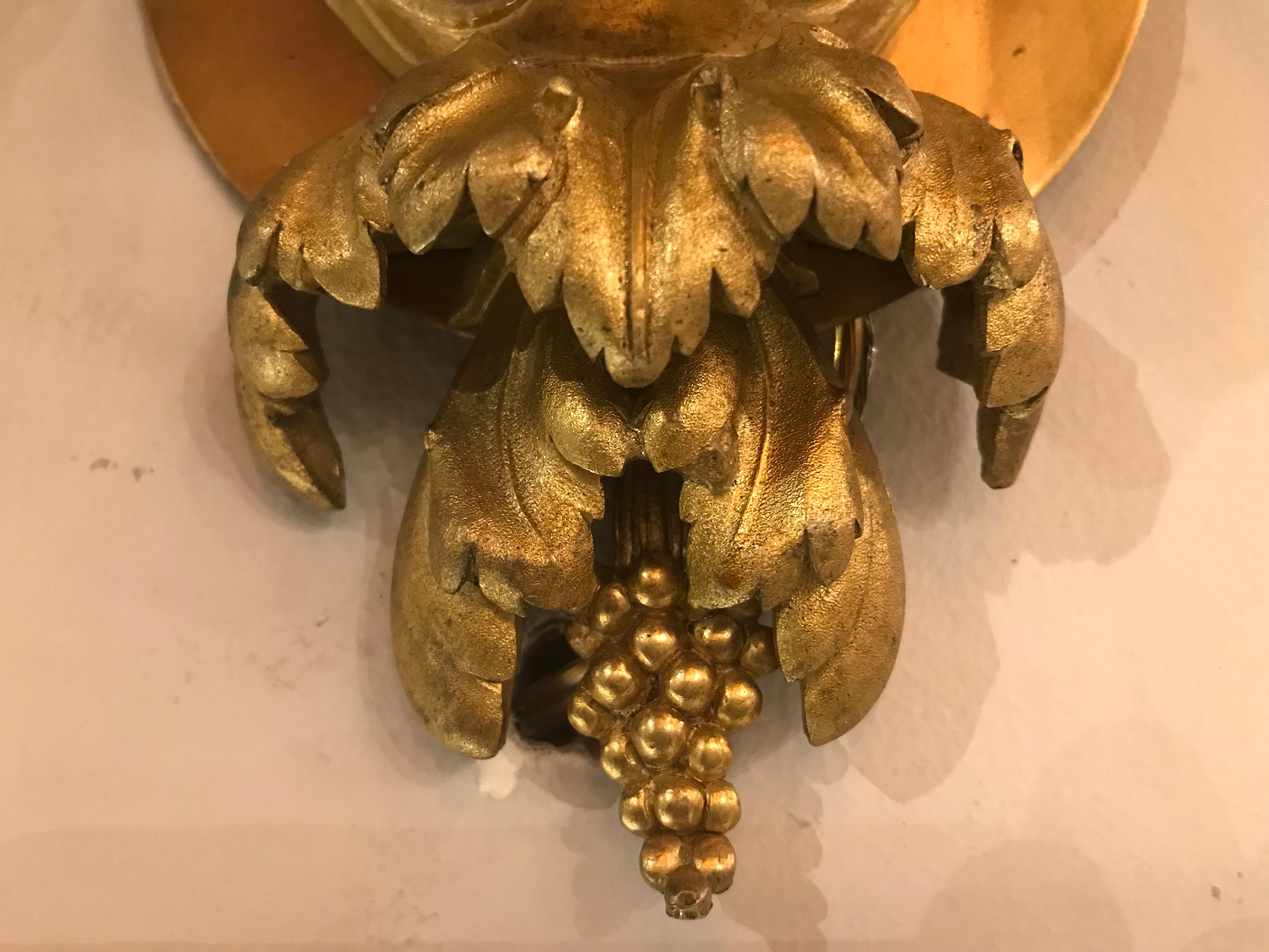 Wandleuchter aus vergoldeter Bronze von Henri Vian, Paar im Angebot 10