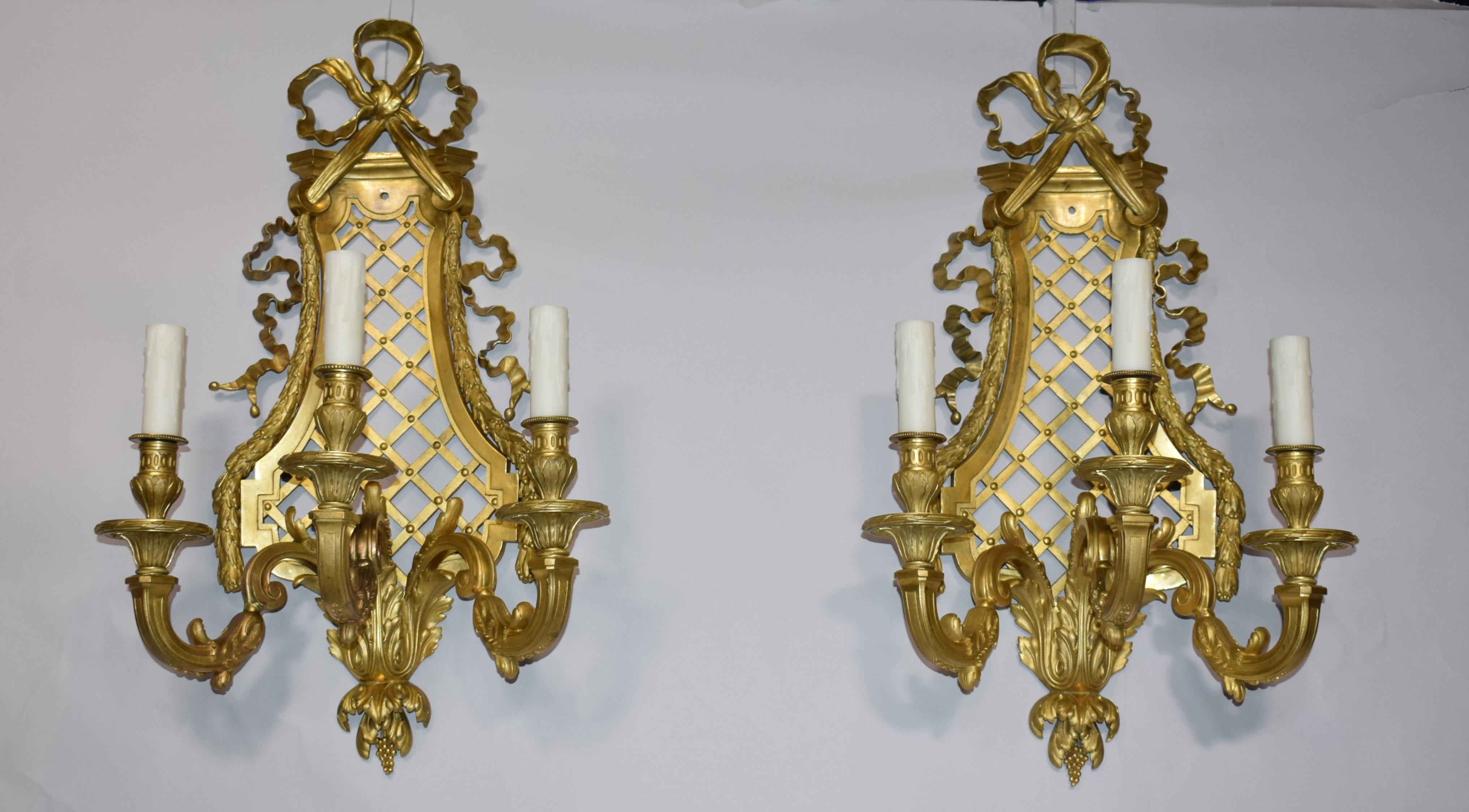 French Pair of Gilt Bronze Wall Sconces by Henri Vian For Sale
