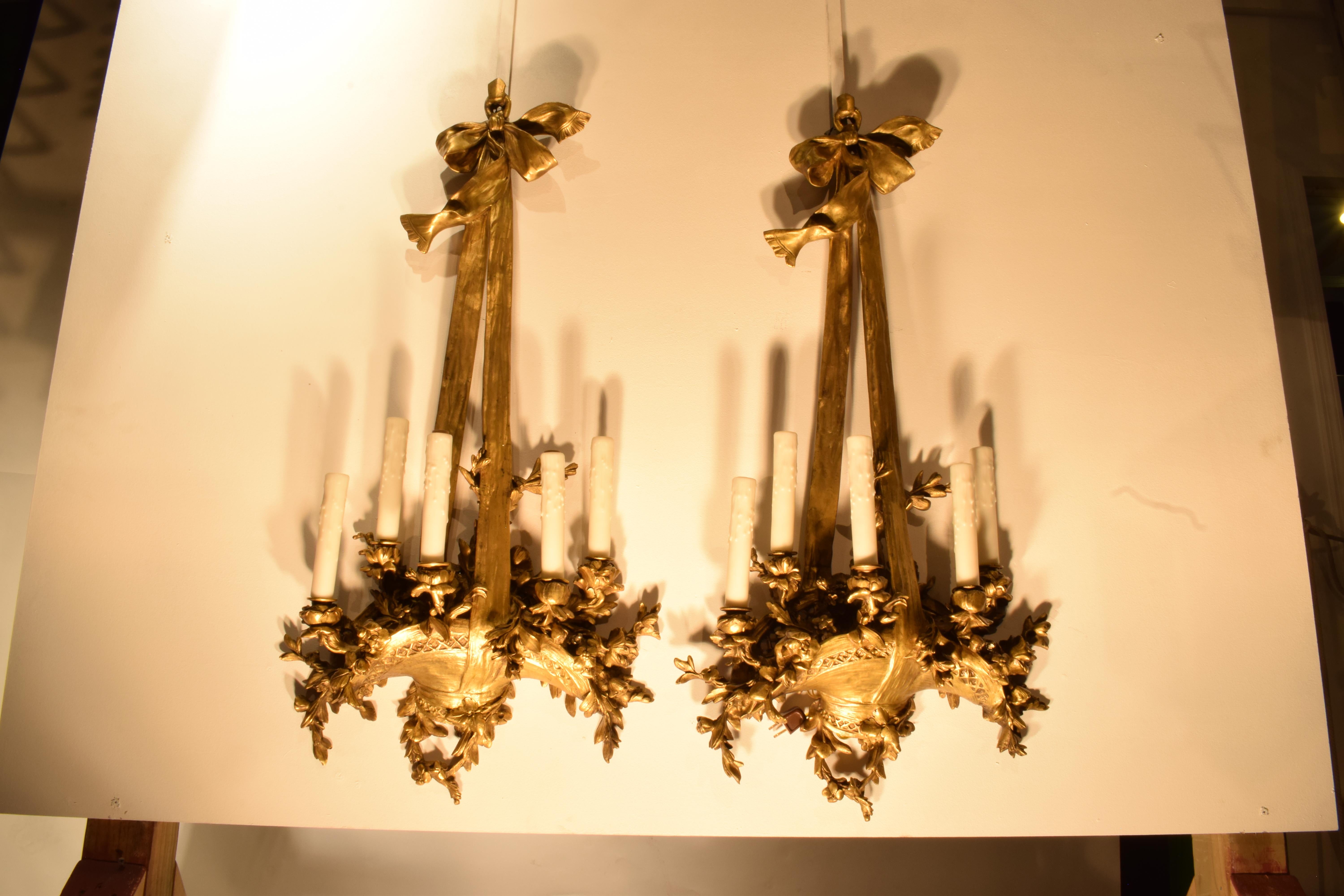Pair of Gilt Bronze Wall Sconces For Sale 1