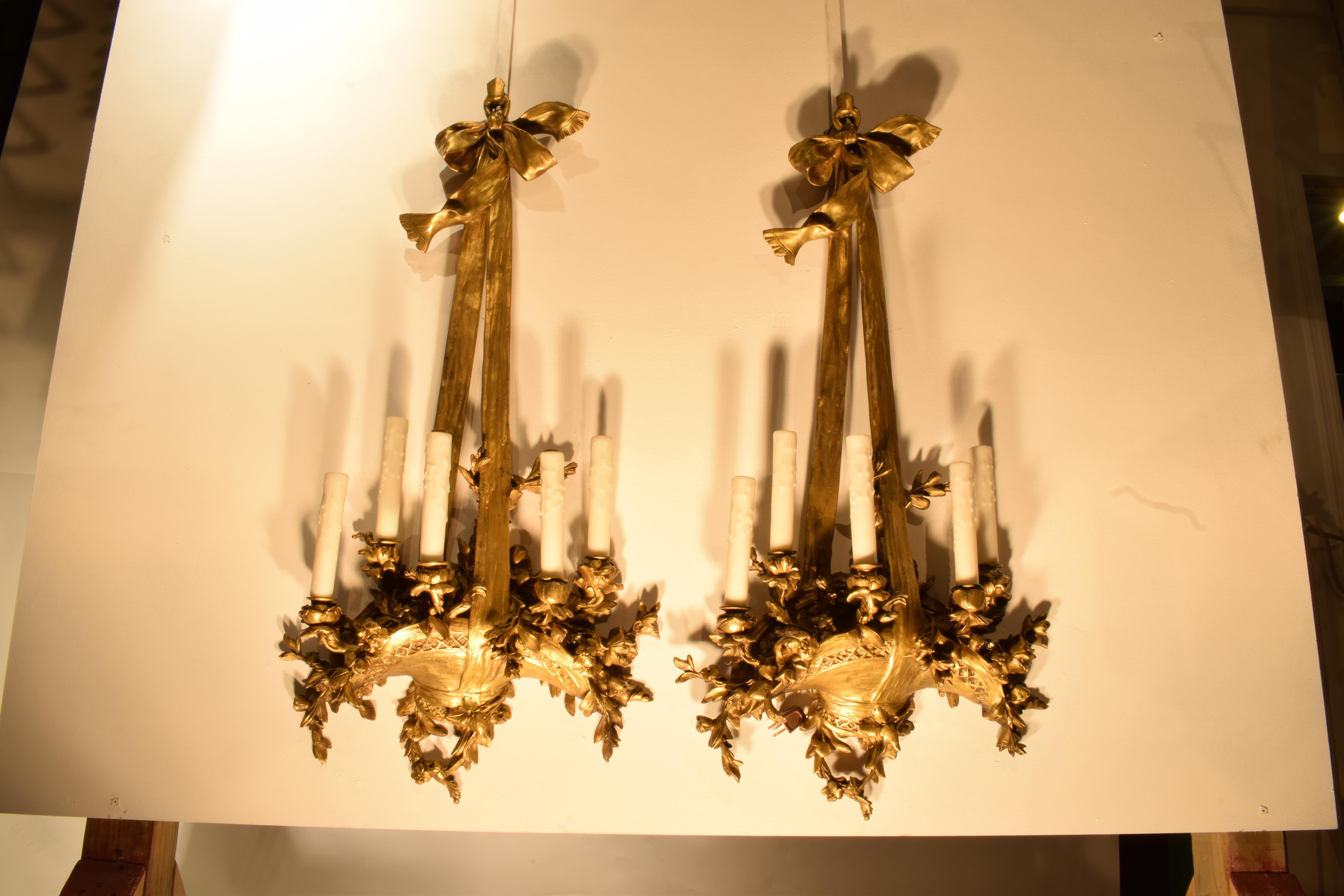 Pair of Gilt Bronze Wall Sconces For Sale 3