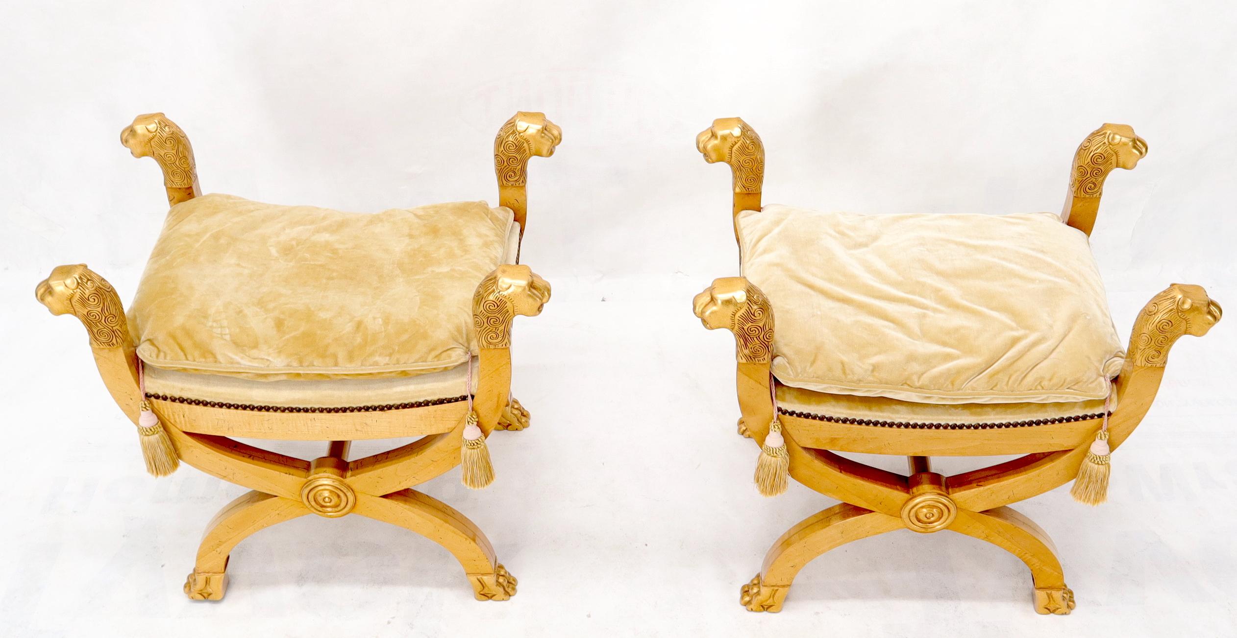 Pair of Gilt Carved Wood X-Bases Benches with Lion Head Finials In Good Condition In Rockaway, NJ