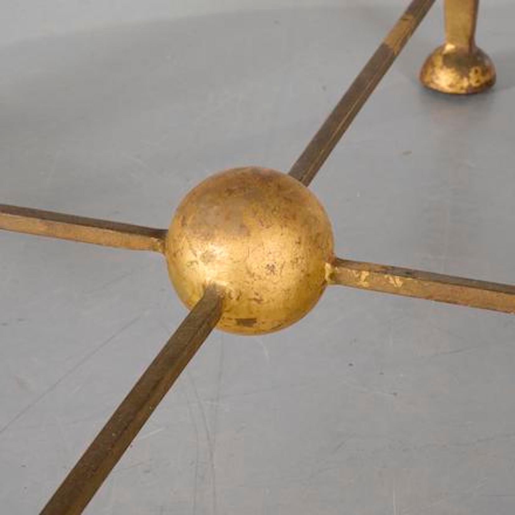 Ein Paar niedrige Tische aus vergoldetem Eisen, Gilbert Poillerat zugeschrieben im Zustand „Gut“ im Angebot in Montreal, QC