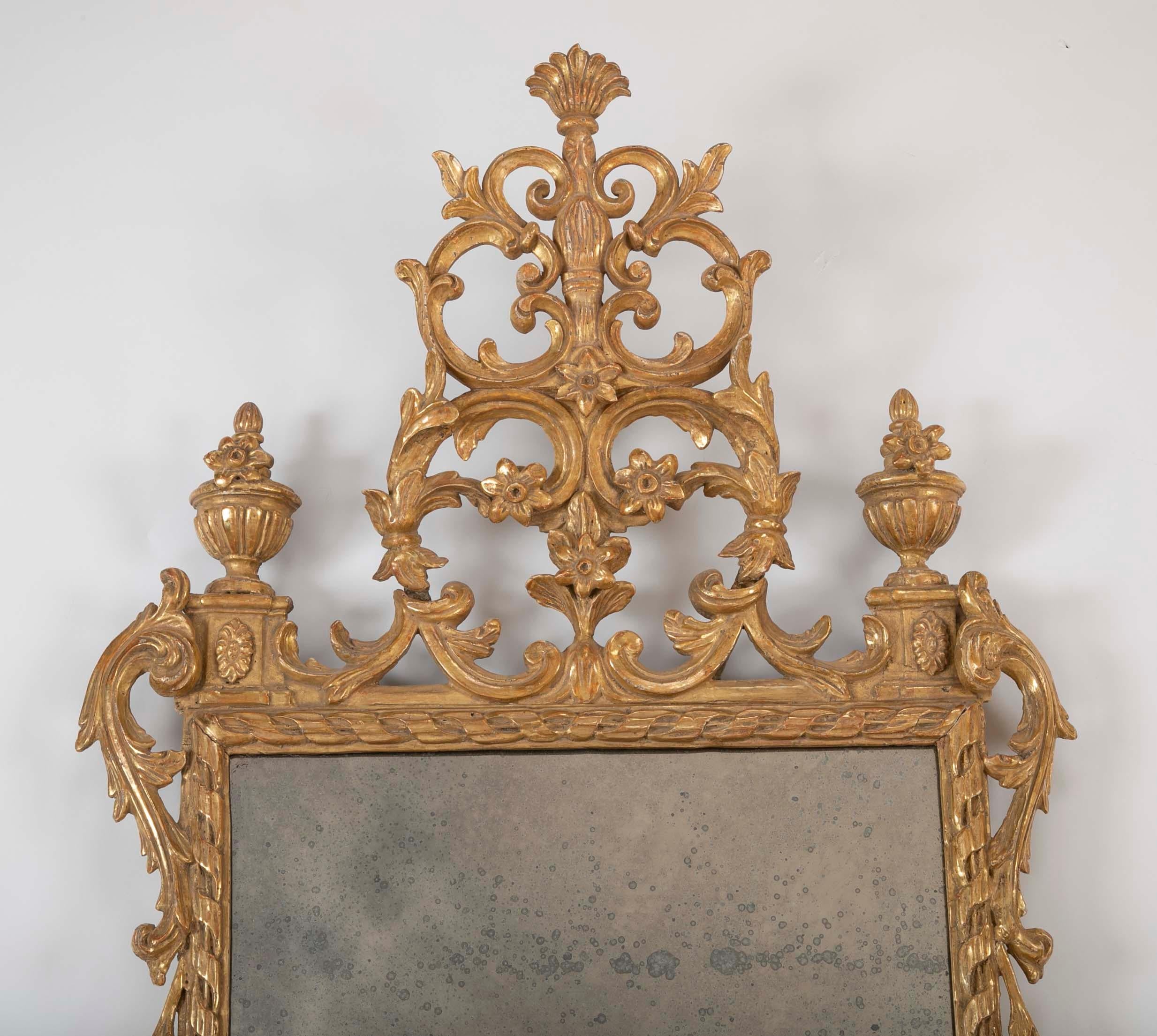 Paar vergoldete italienische neoklassizistische Spiegel (Italienisch) im Angebot