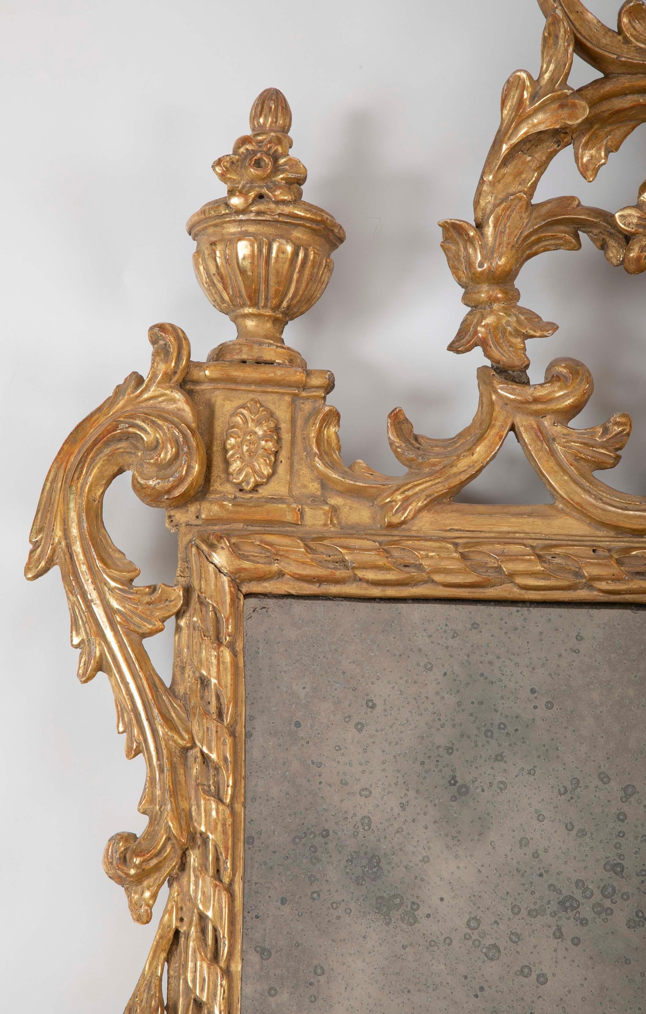 Paar vergoldete italienische neoklassizistische Spiegel (Frühes 19. Jahrhundert) im Angebot