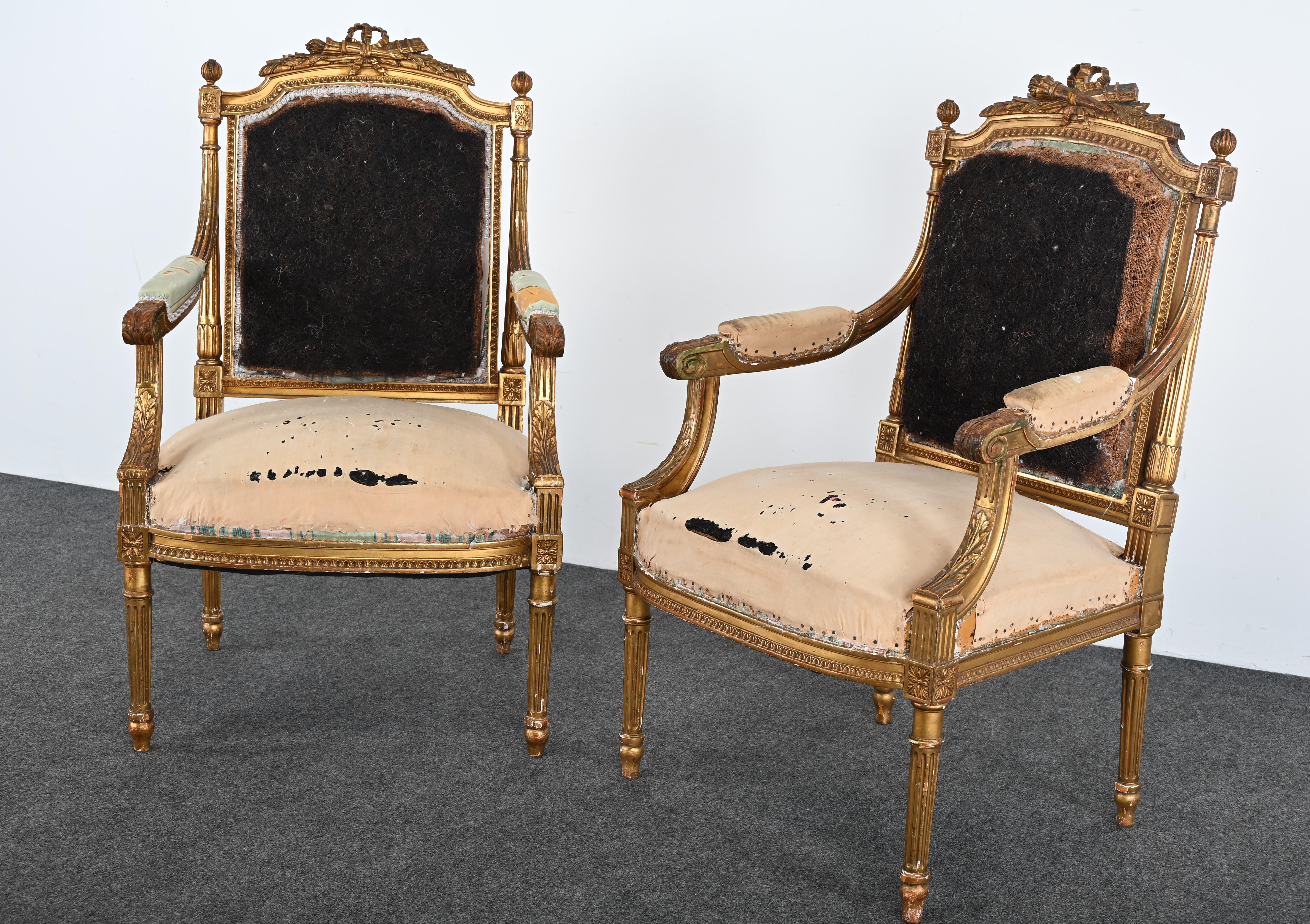 Early 20th Century Pair of Gilt Louis XVI French Chairs, circa 1900 For Sale