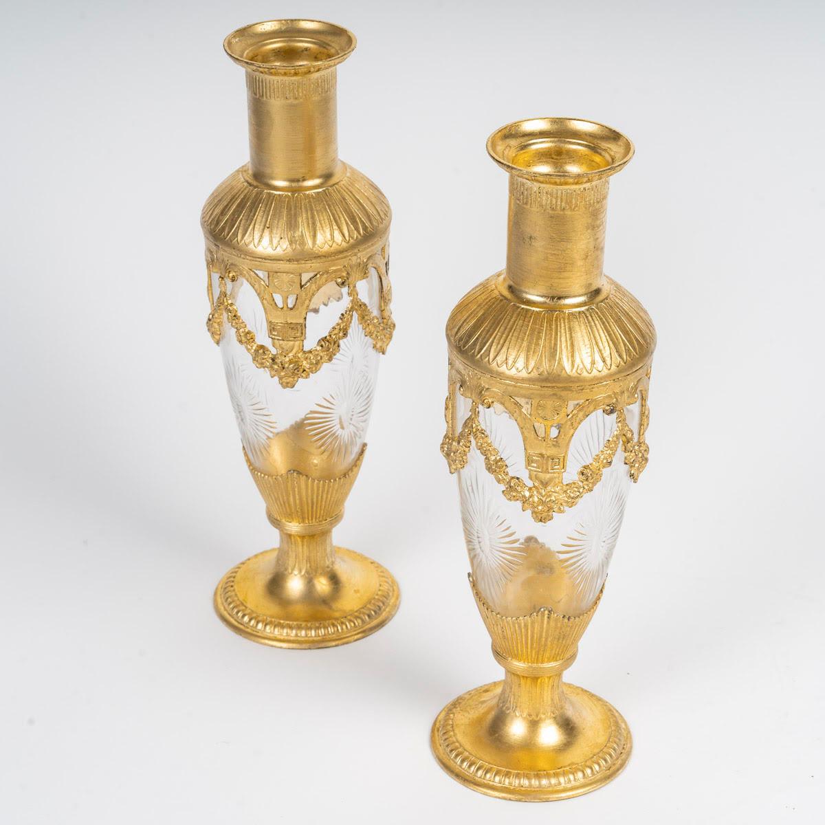Pareja de jarrones de metal dorado y cristal, finales del siglo XIX, época de Napoleón III. Francés en venta