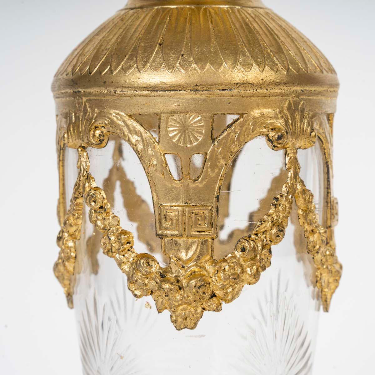 Pareja de jarrones de metal dorado y cristal, finales del siglo XIX, época de Napoleón III. Dorado en venta