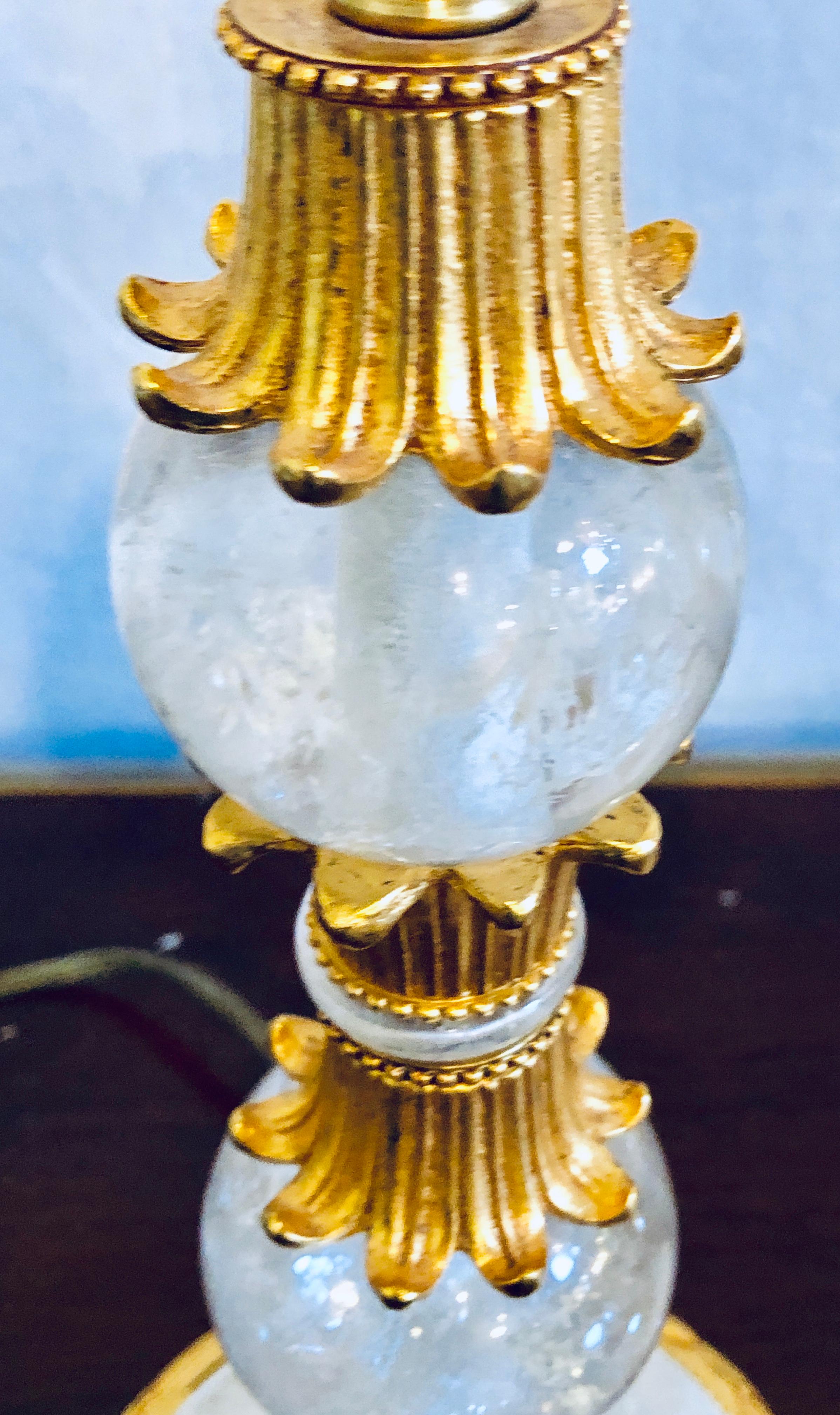 Paar Tischlampen aus vergoldetem Metall und Bergkristall im Baguès-Stil im Angebot 5