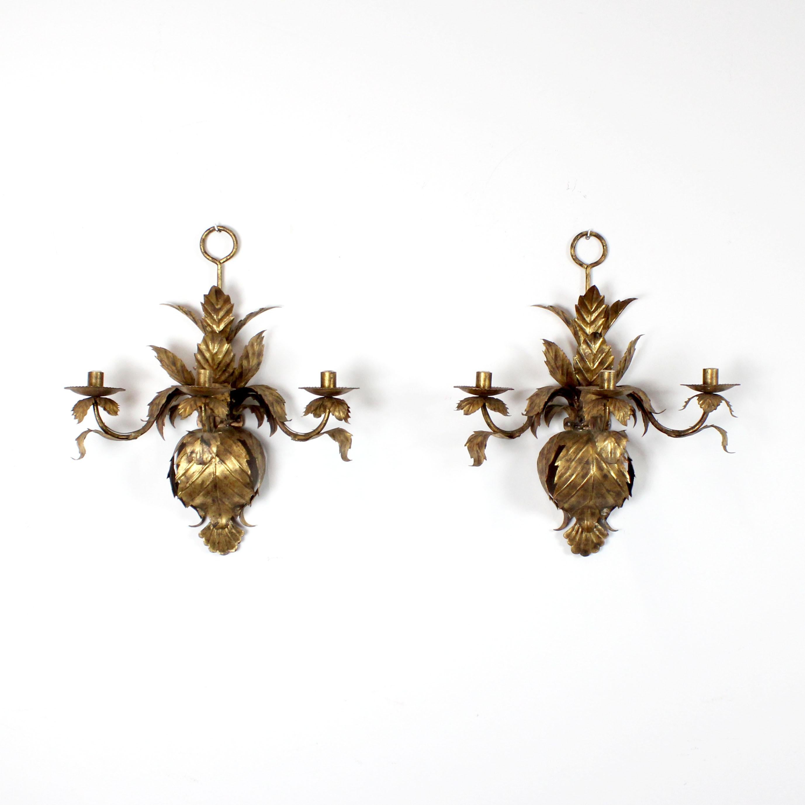 Espagnol Pair of gilt metal appliqués with leaf decoration - 20th century en vente