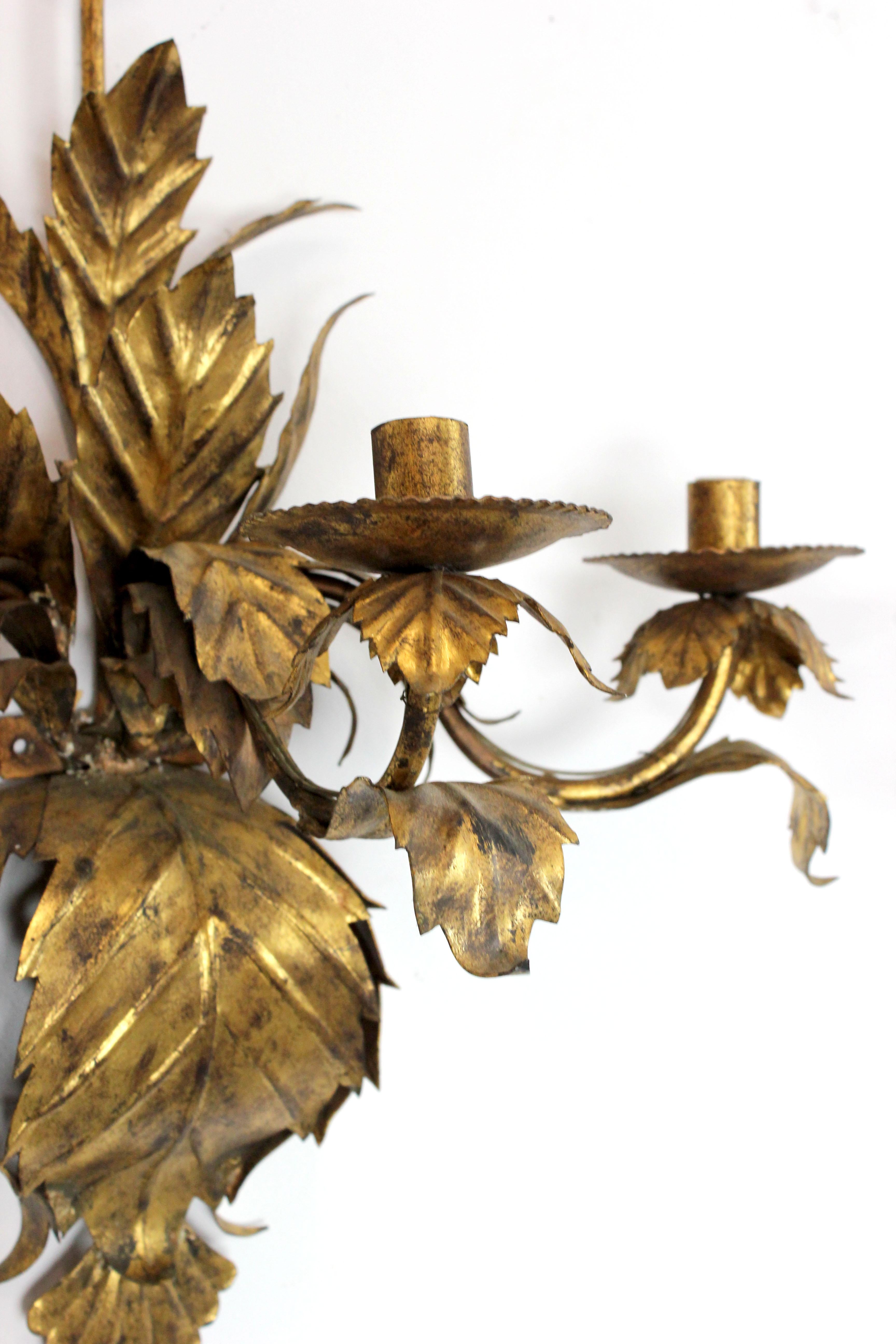 Métal Pair of gilt metal appliqués with leaf decoration - 20th century en vente