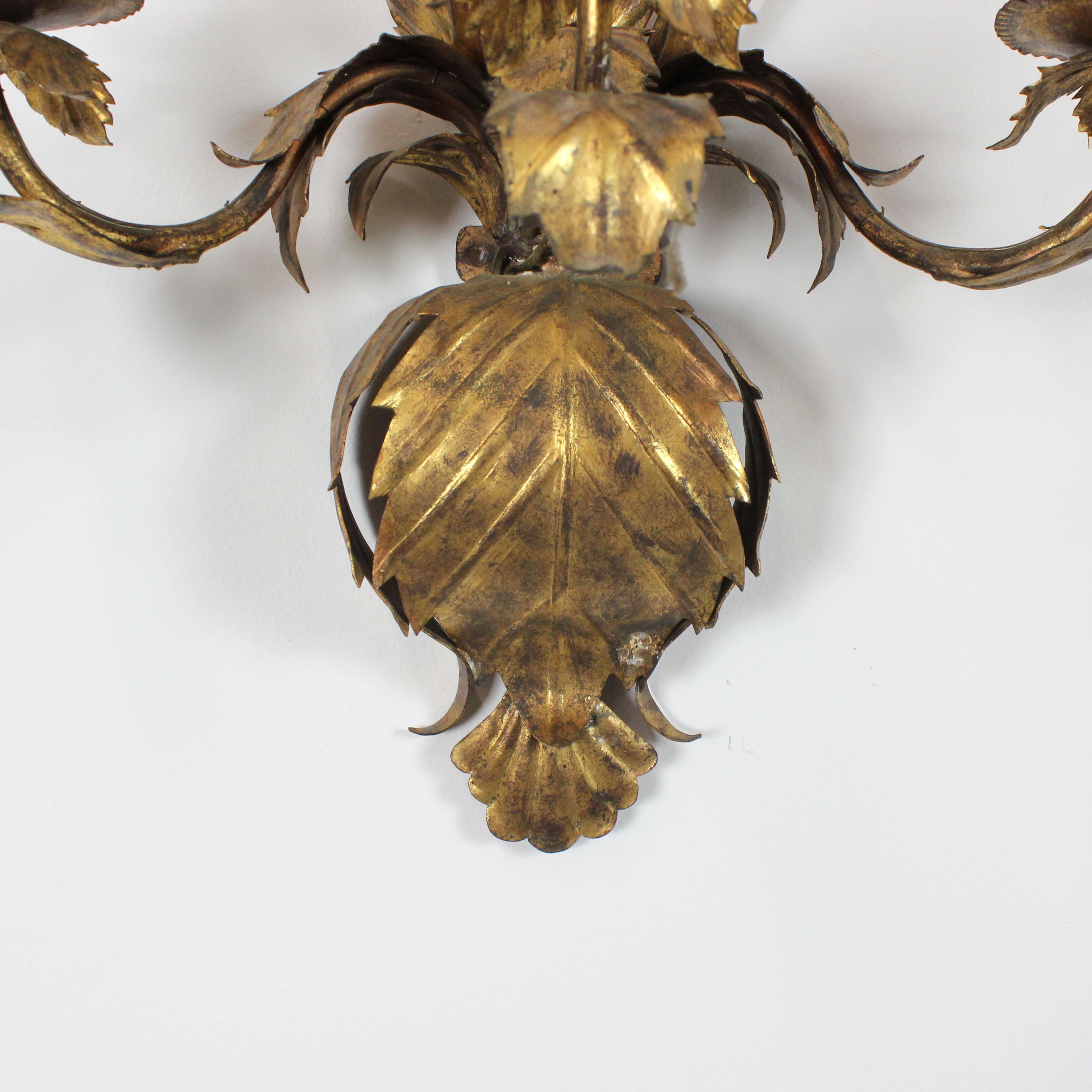 Pair of gilt metal appliqués with leaf decoration - 20th century en vente 1