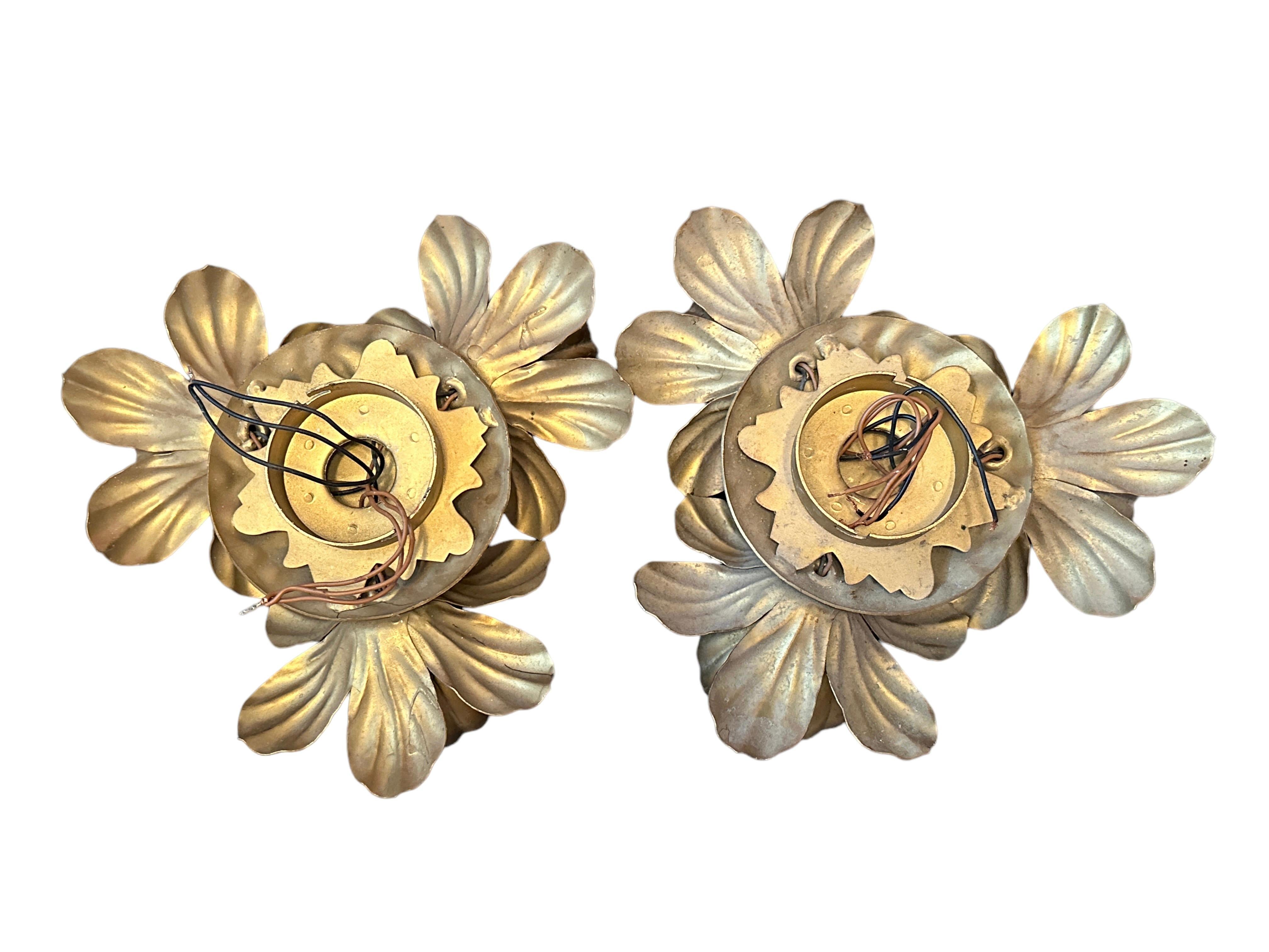 Pair of Gilt Metal Leafs and Flower Tole Hollywood Regency Flush Mount, Italy 10