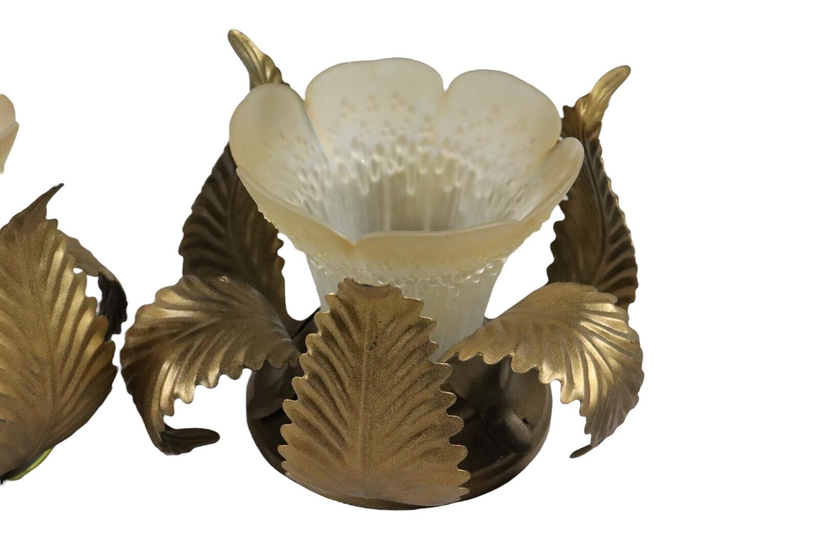 Coppia di lampade a incasso Hollywood Regency con paralume in vetro e foglie in metallo dorato, Italia in vendita 6