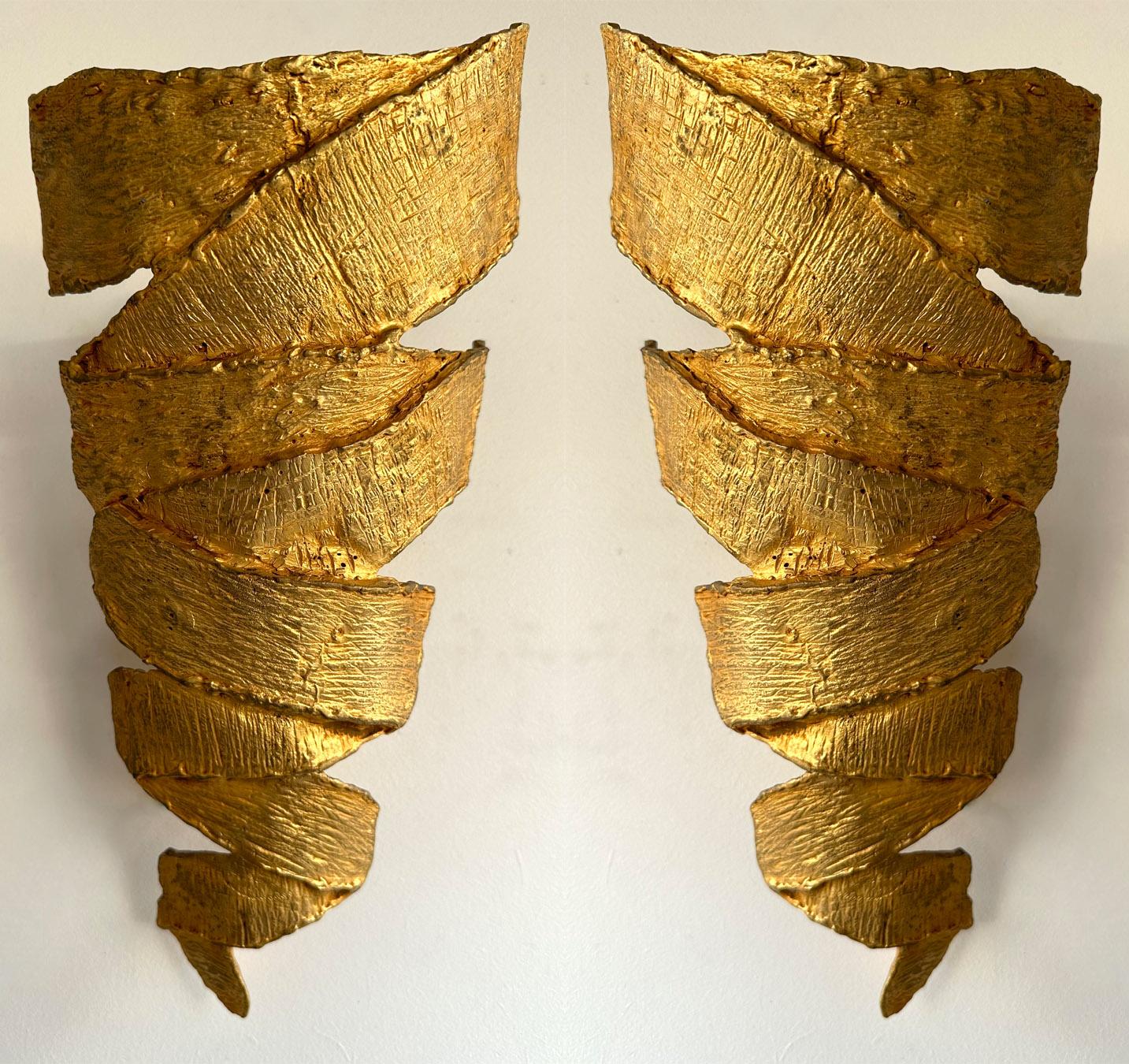 Pair of Gilt Metal Ribbon Sconces by Fondica, France, 1990s In Good Condition In SAINT-OUEN, FR