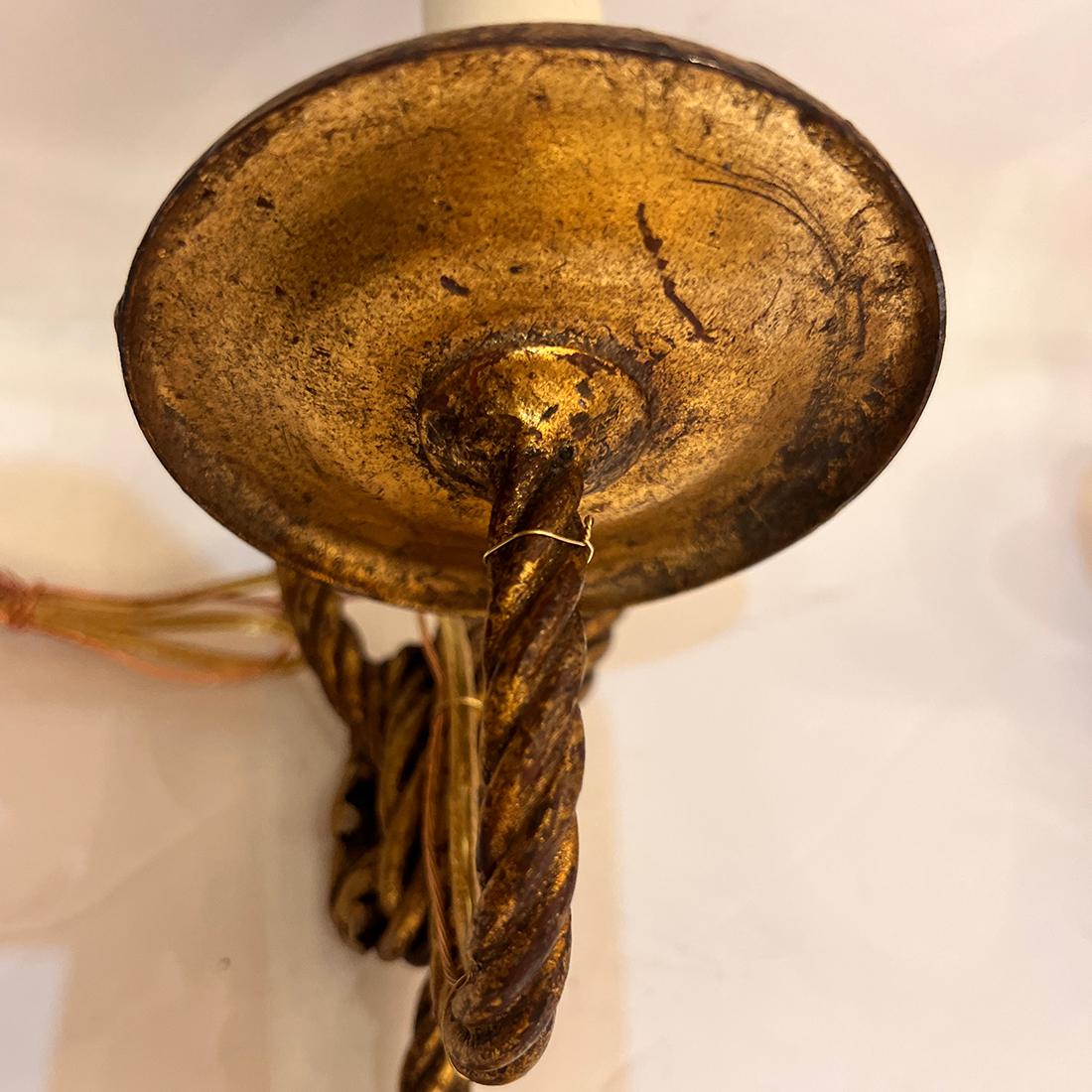 Dorato Coppia di lampade a corda in metallo dorato in vendita