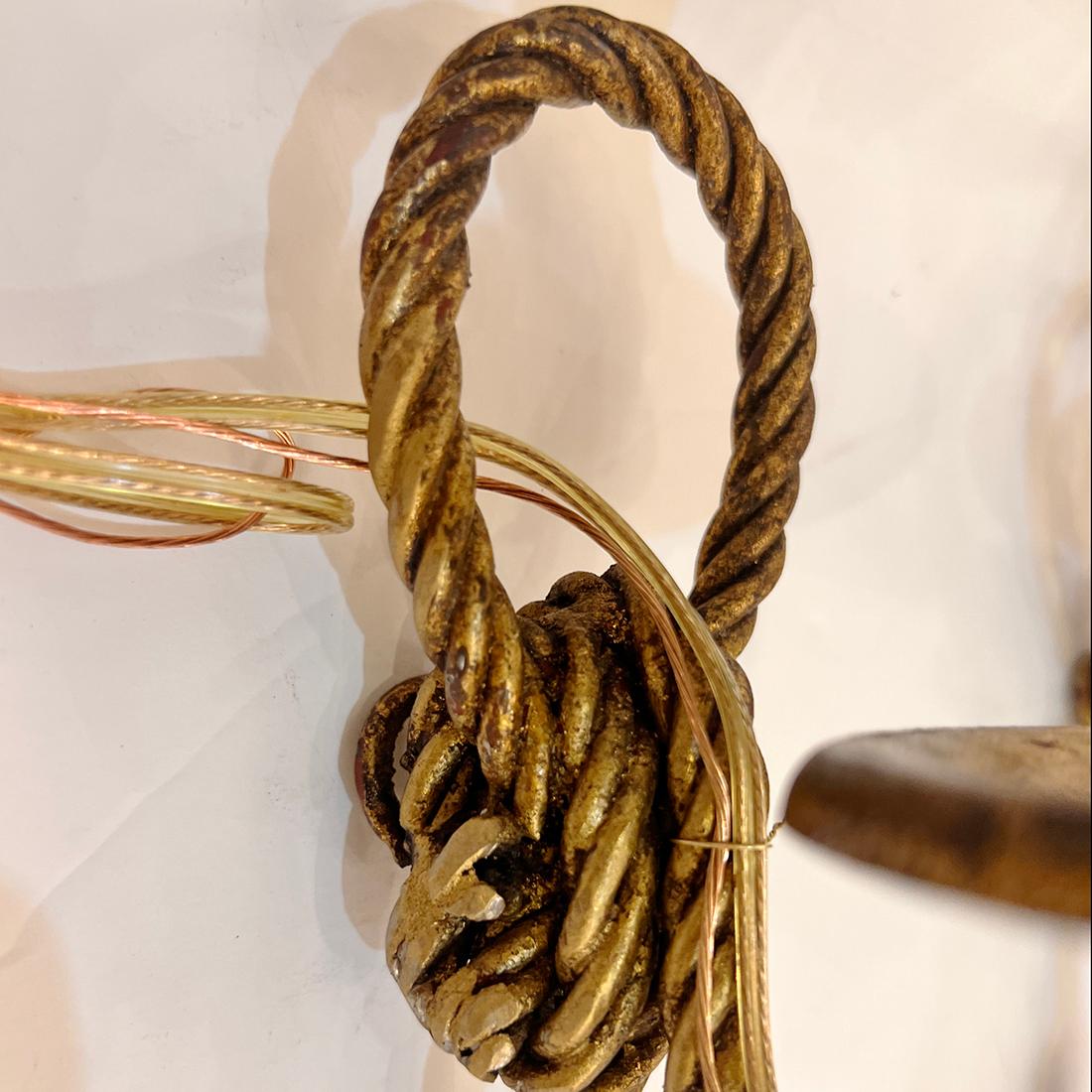 Coppia di lampade a corda in metallo dorato In condizioni buone in vendita a New York, NY