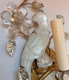 Pareja de Apliques de Metal Dorado con Loros de Cristal