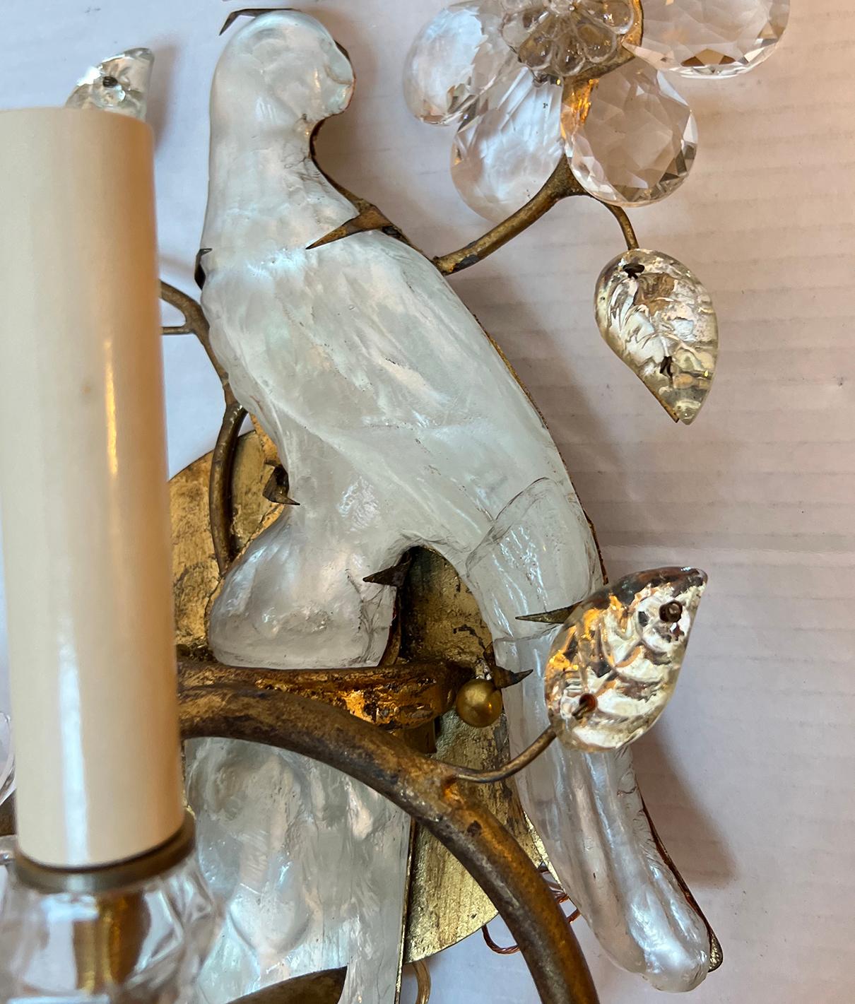 Pair of Gilt Metal Sconces with Glass Parrots In Good Condition For Sale In New York, NY