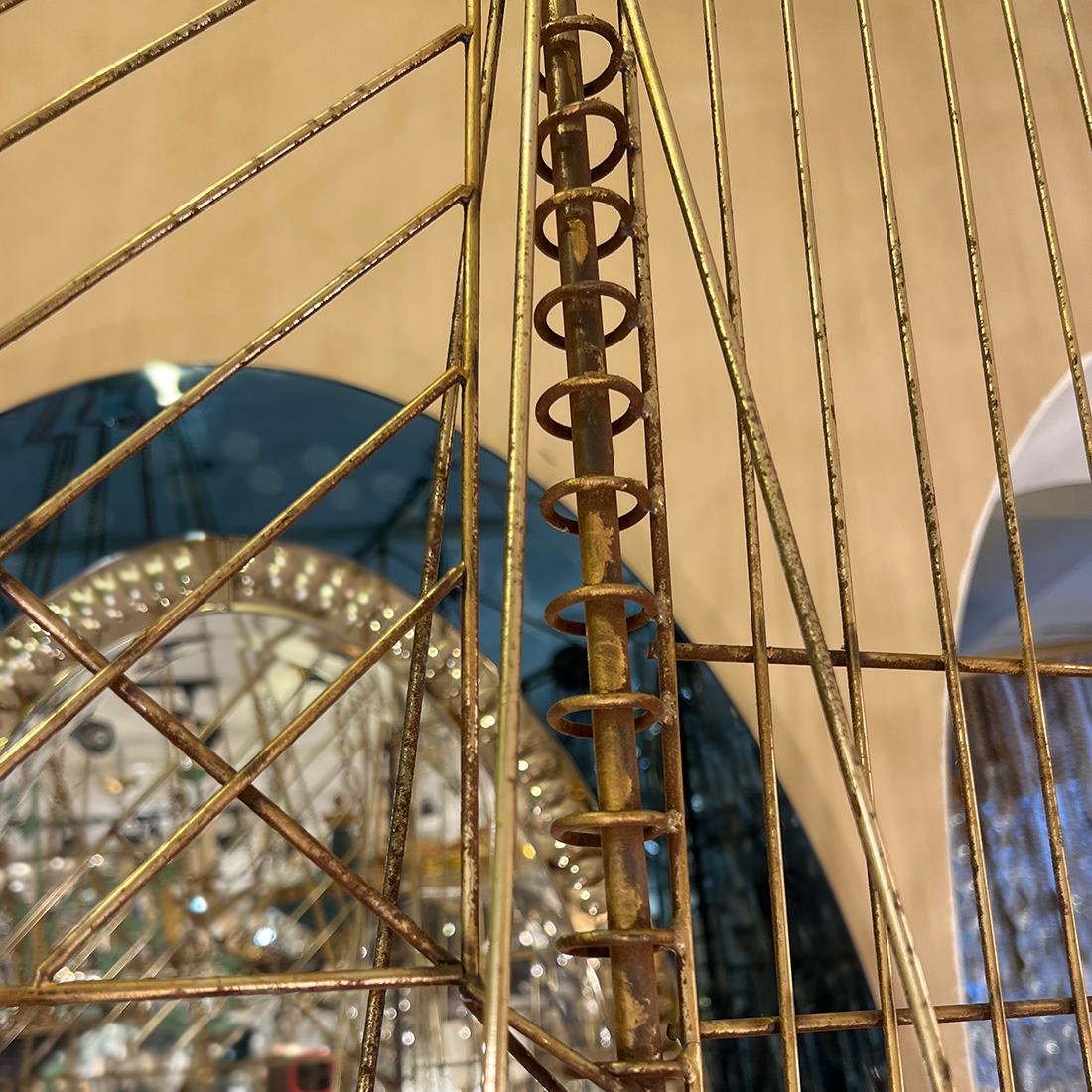 Metallo Coppia di lampadari da nave in metallo dorato, venduti singolarmente in vendita