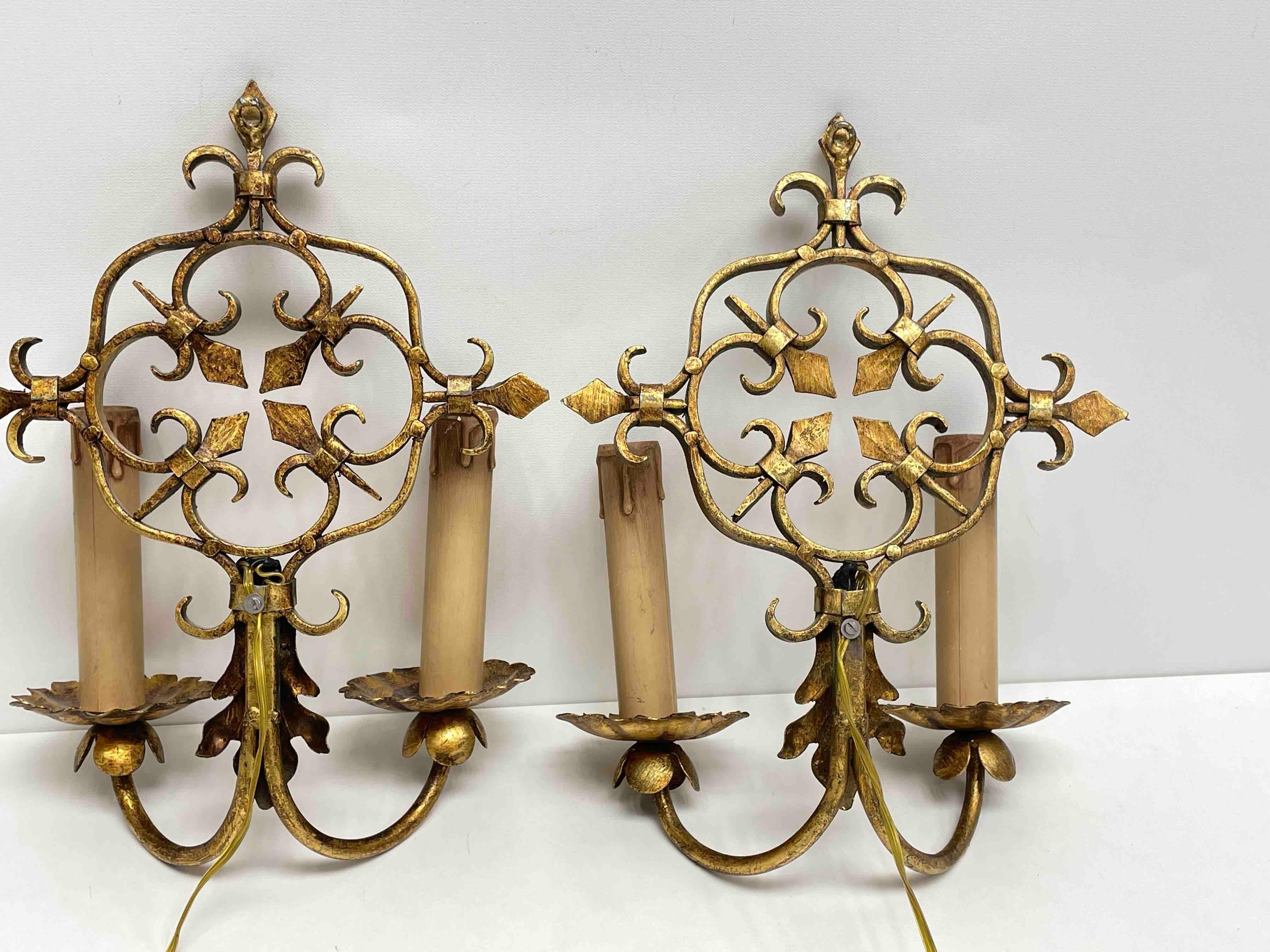 Pair of Gilt Metal Tole Toleware Sconces by Banci Firenze, Italy, 1960s For Sale 4