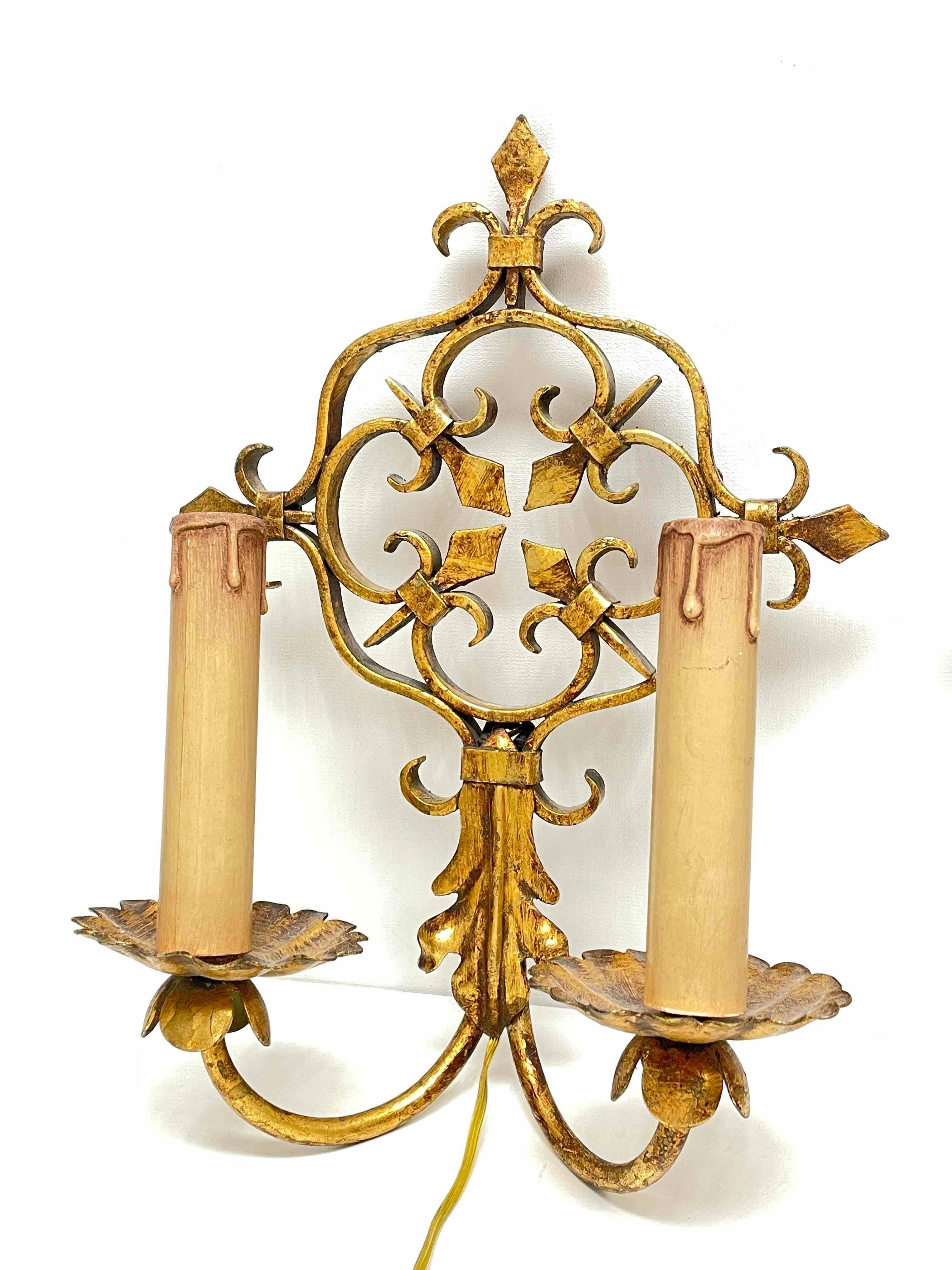 Pair of Gilt Metal Tole Toleware Sconces by Banci Firenze, Italy, 1960s For Sale 1