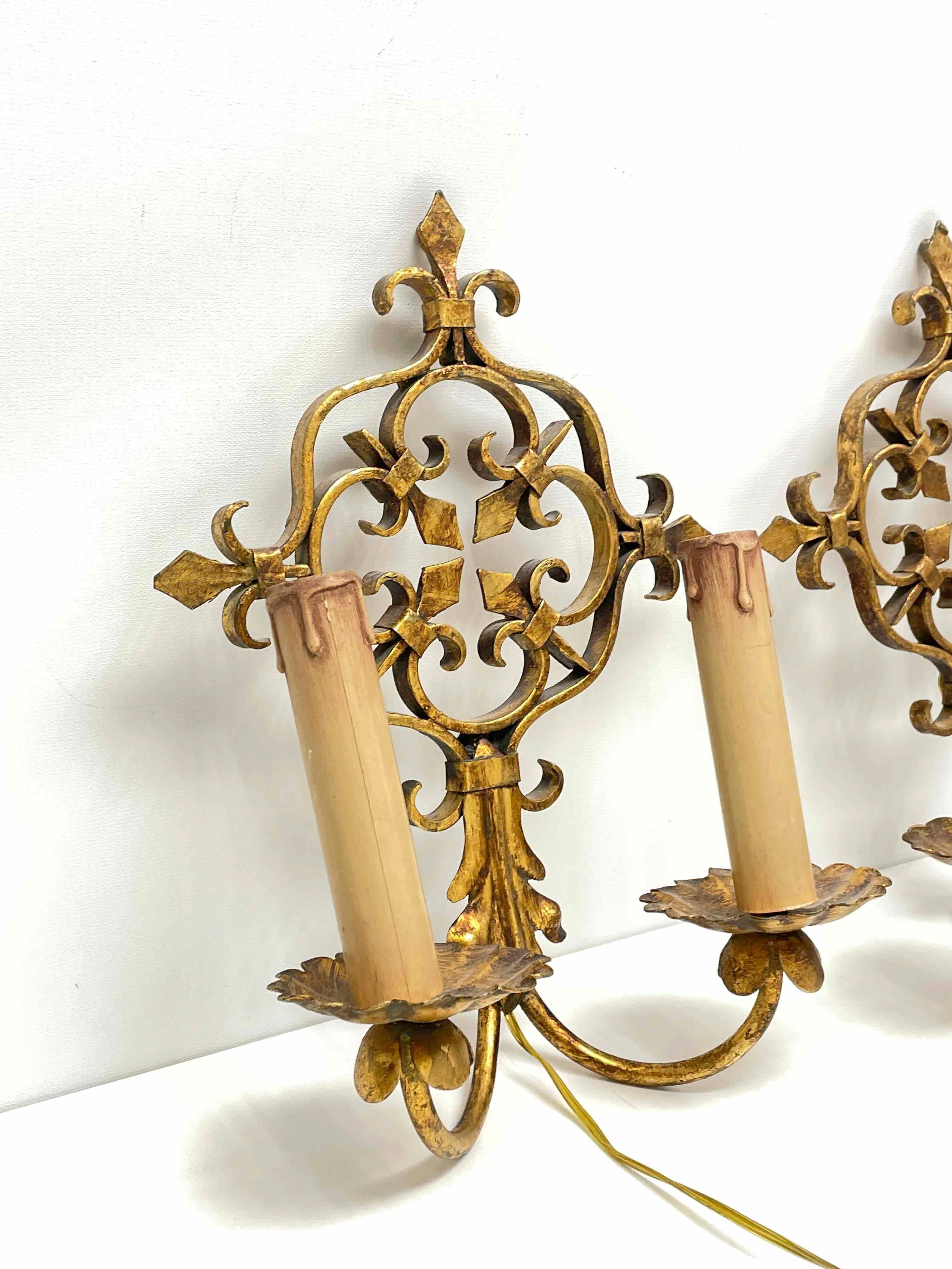 Pair of Gilt Metal Tole Toleware Sconces by Banci Firenze, Italy, 1960s For Sale 2