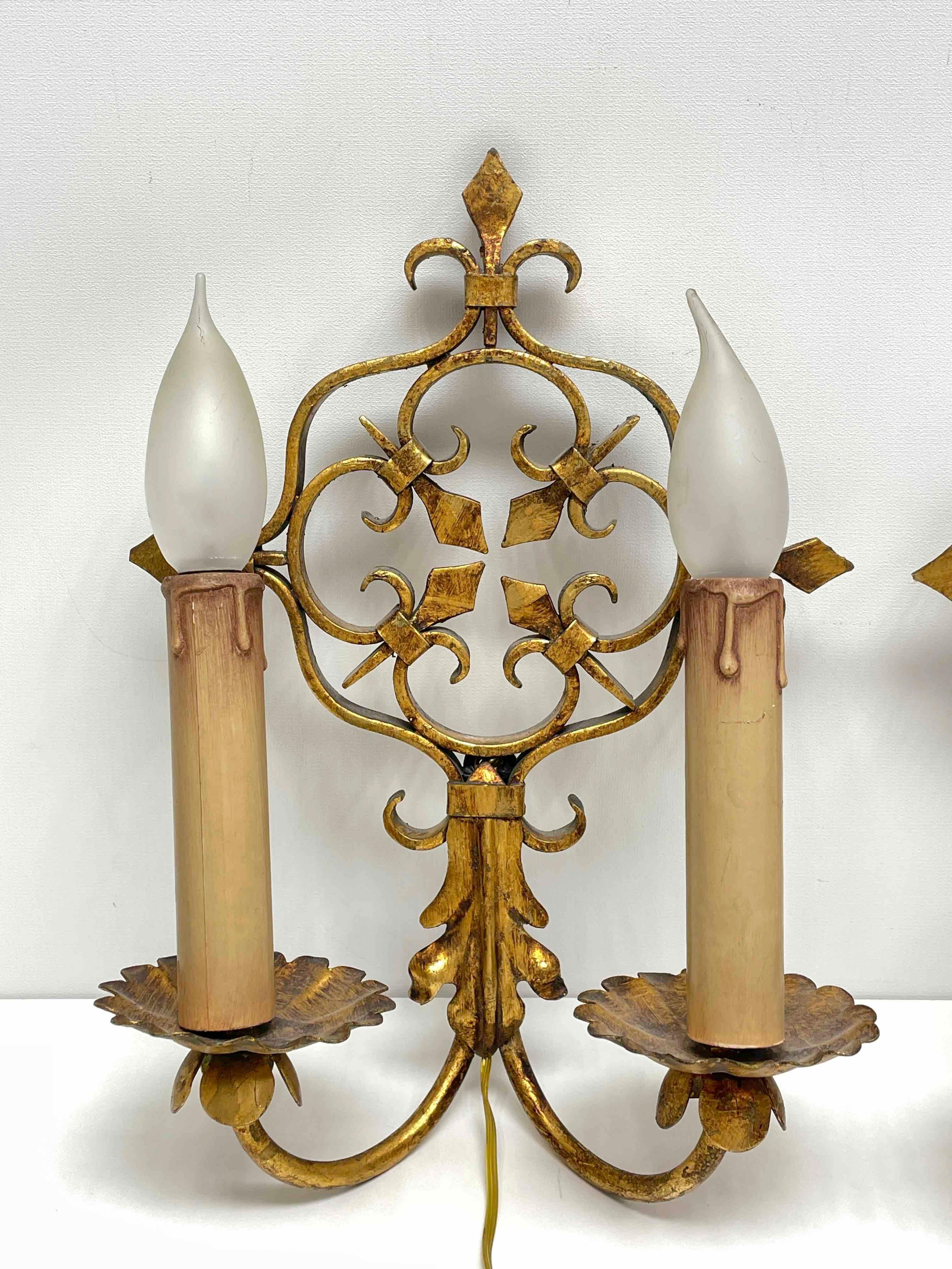 Pair of Gilt Metal Tole Toleware Sconces by Banci Firenze, Italy, 1960s For Sale 3
