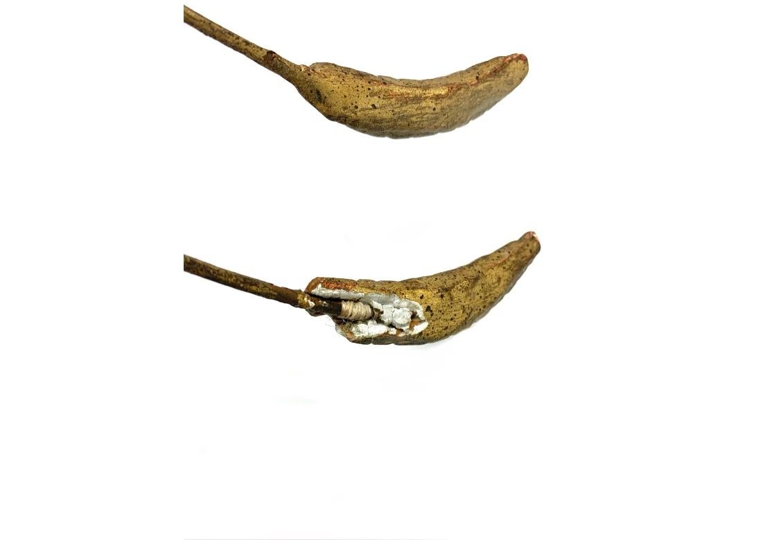 Coppia di candelabri in metallo dorato e Wood in vendita 4