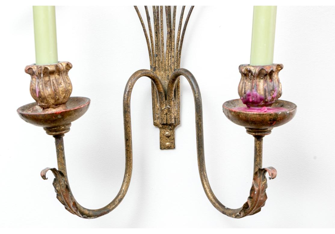 XX secolo Coppia di candelabri in metallo dorato e Wood in vendita