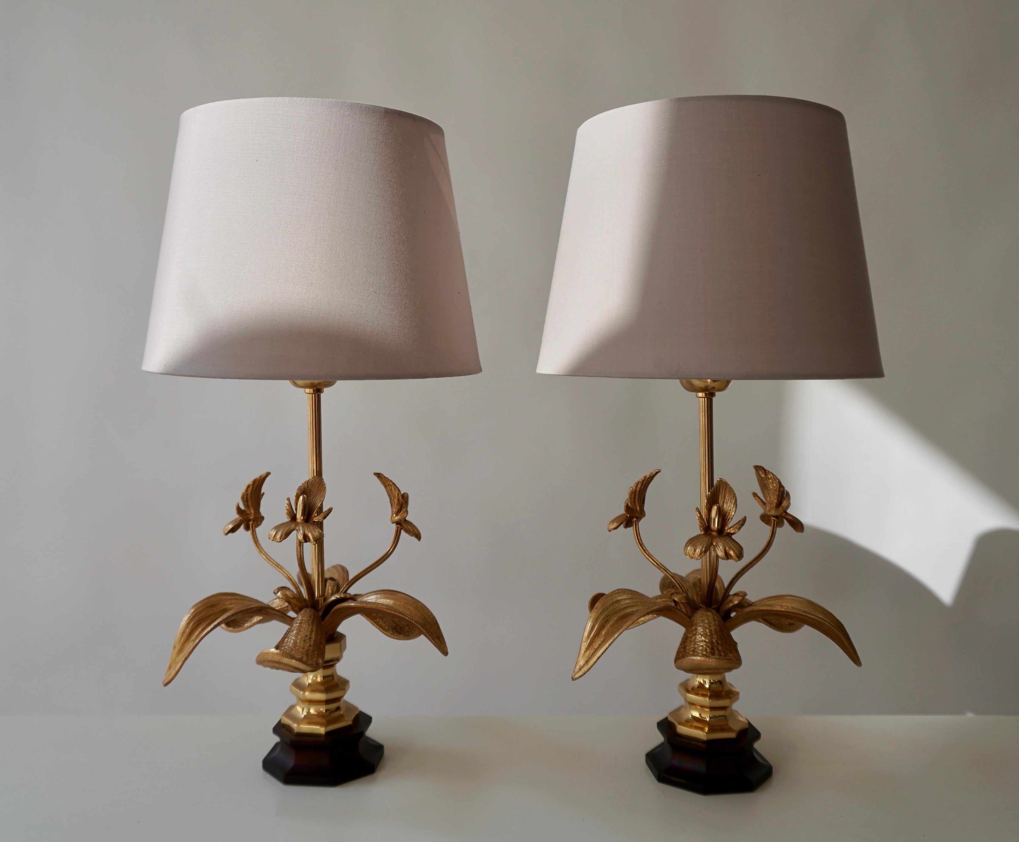 Français Paire de lampes de table orchidées dorées, France, 1970 en vente