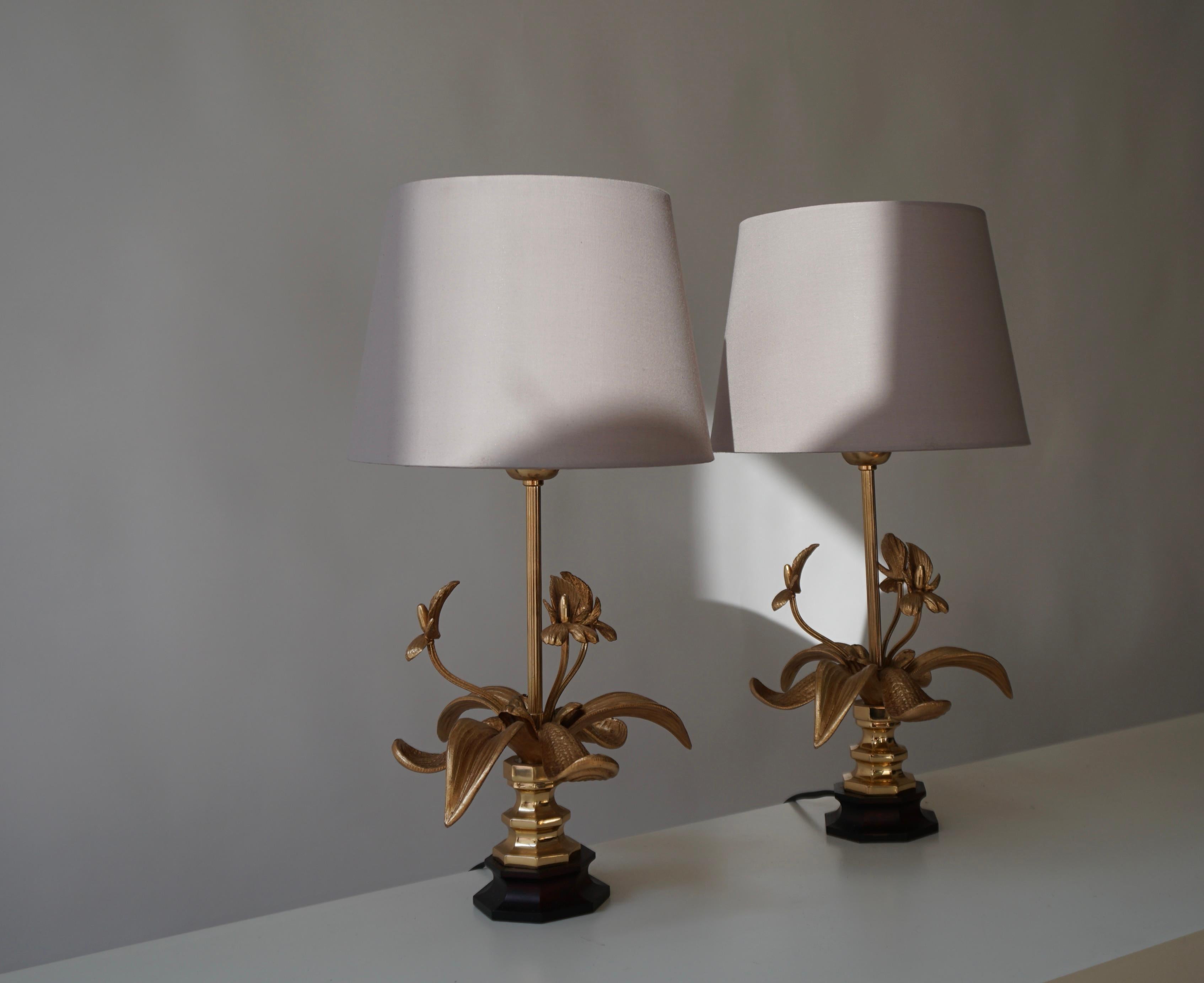Doré Paire de lampes de table orchidées dorées, France, 1970 en vente