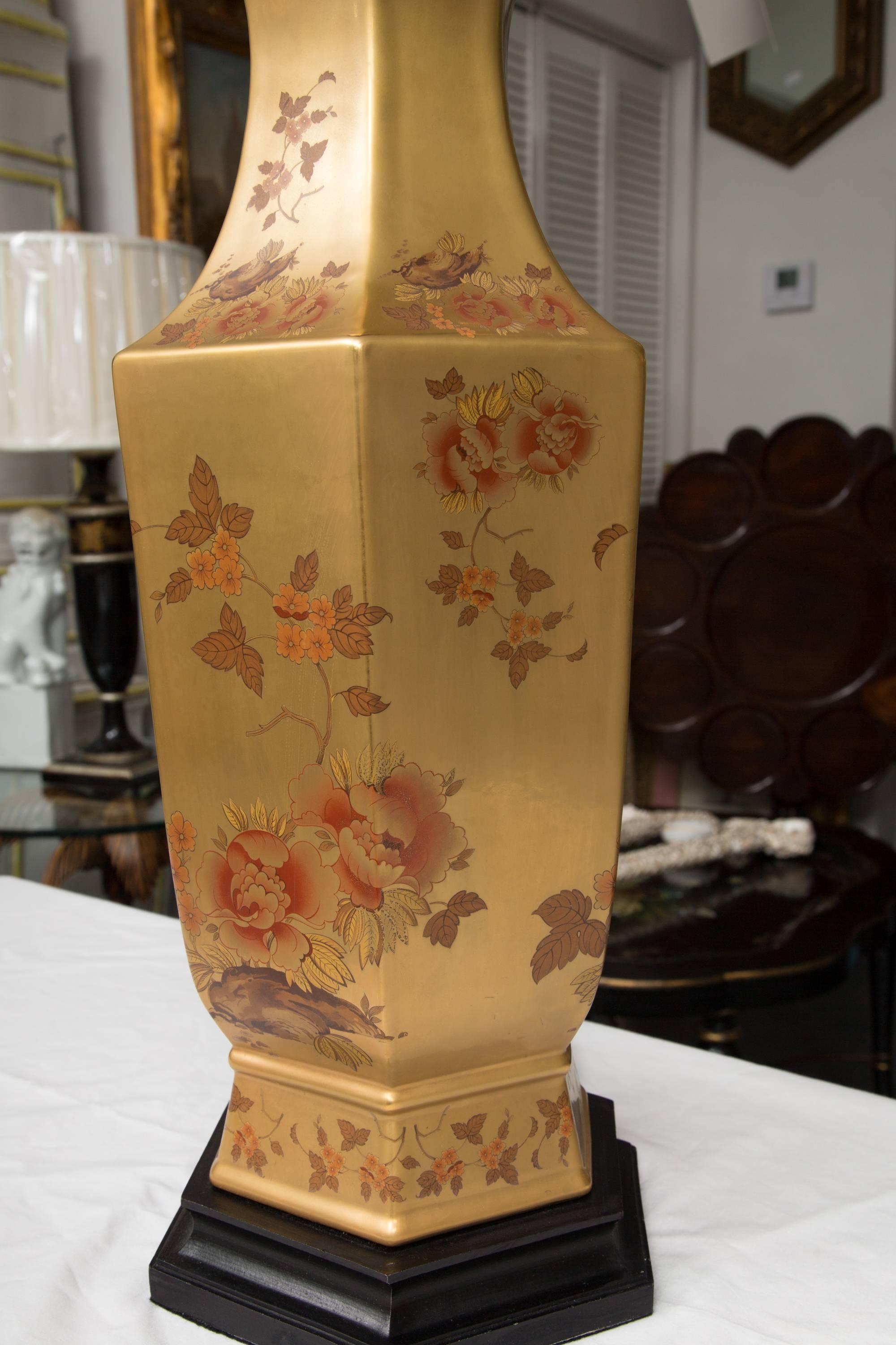 Pair of Gilt Table Lamps with Floral Design In Good Condition In WEST PALM BEACH, FL