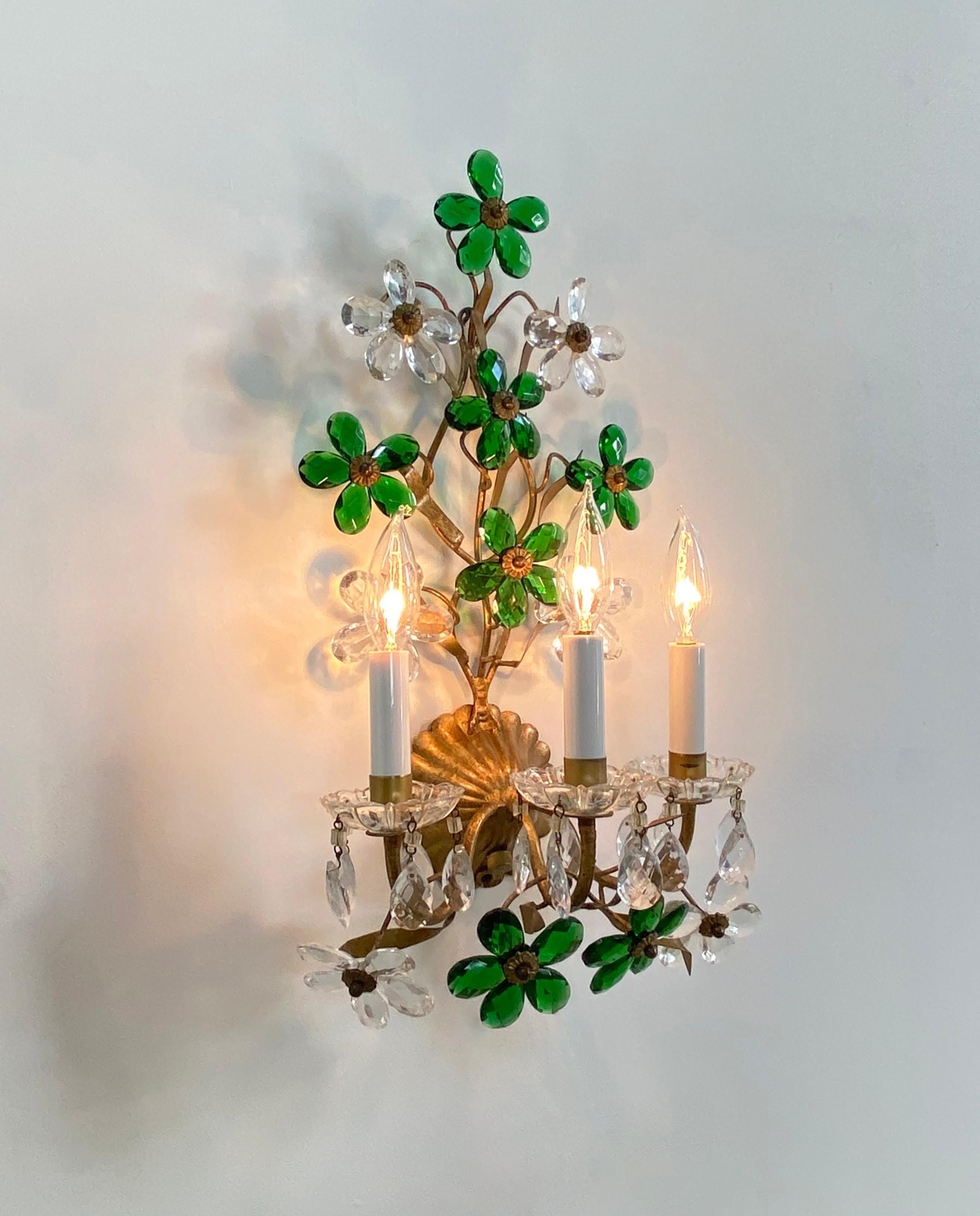 Pair of Gilt Tole Clear and Green Crystal Sconces Attributed to Maison Baguès For Sale 6