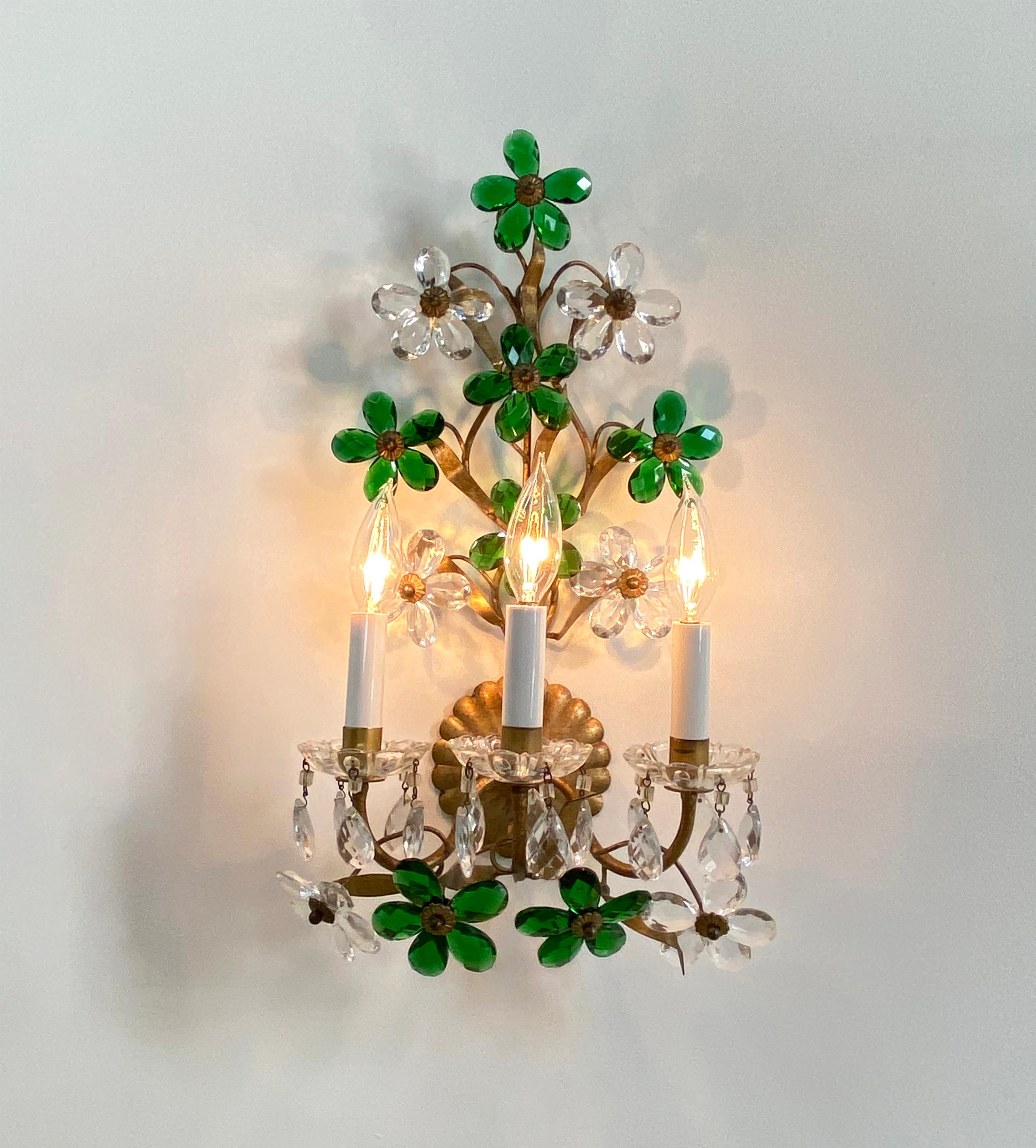 Pair of Gilt Tole Clear and Green Crystal Sconces Attributed to Maison Baguès For Sale 1