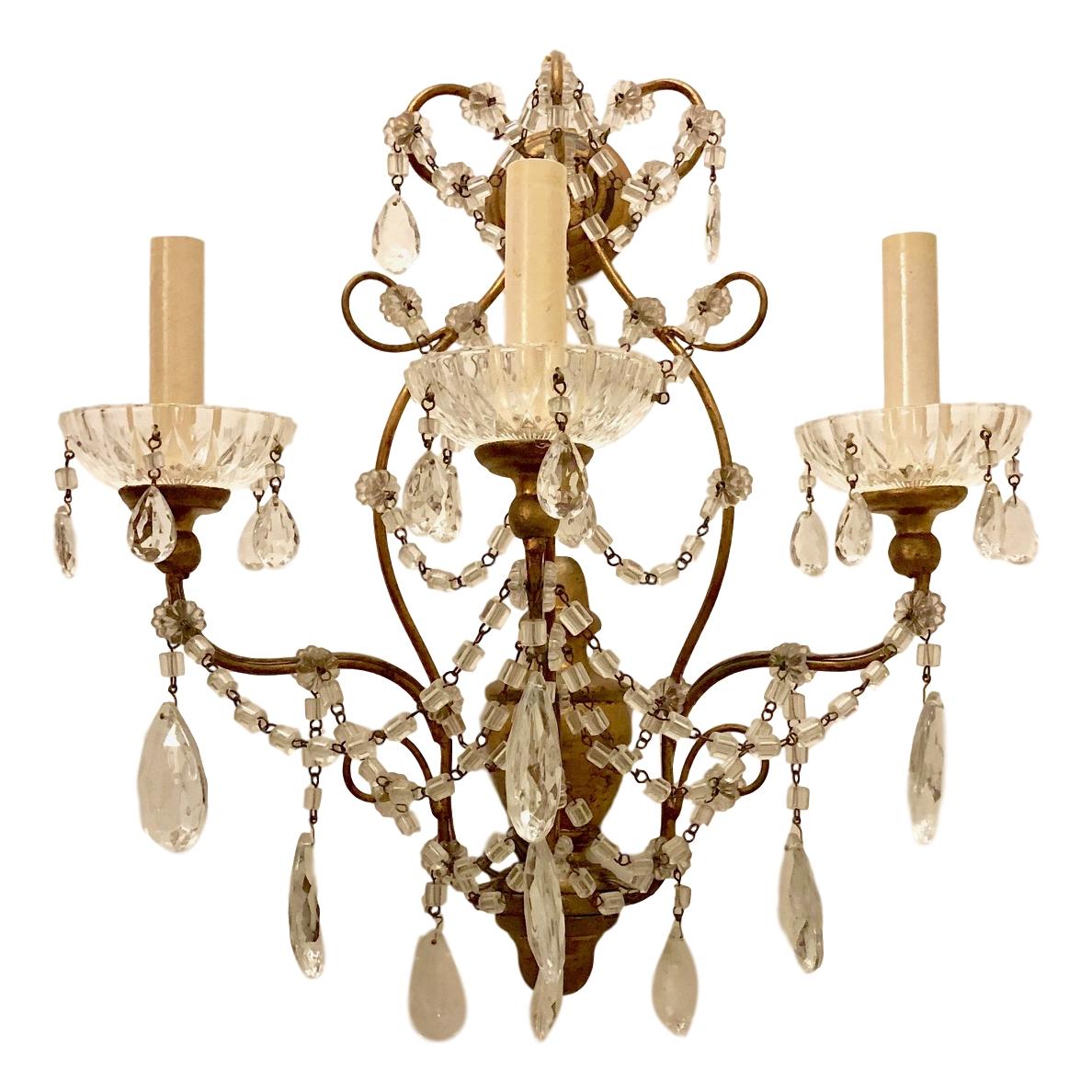 Pareja de Apliques de Madera Dorada y Cuentas de Cristal en Bueno estado para la venta en New York, NY