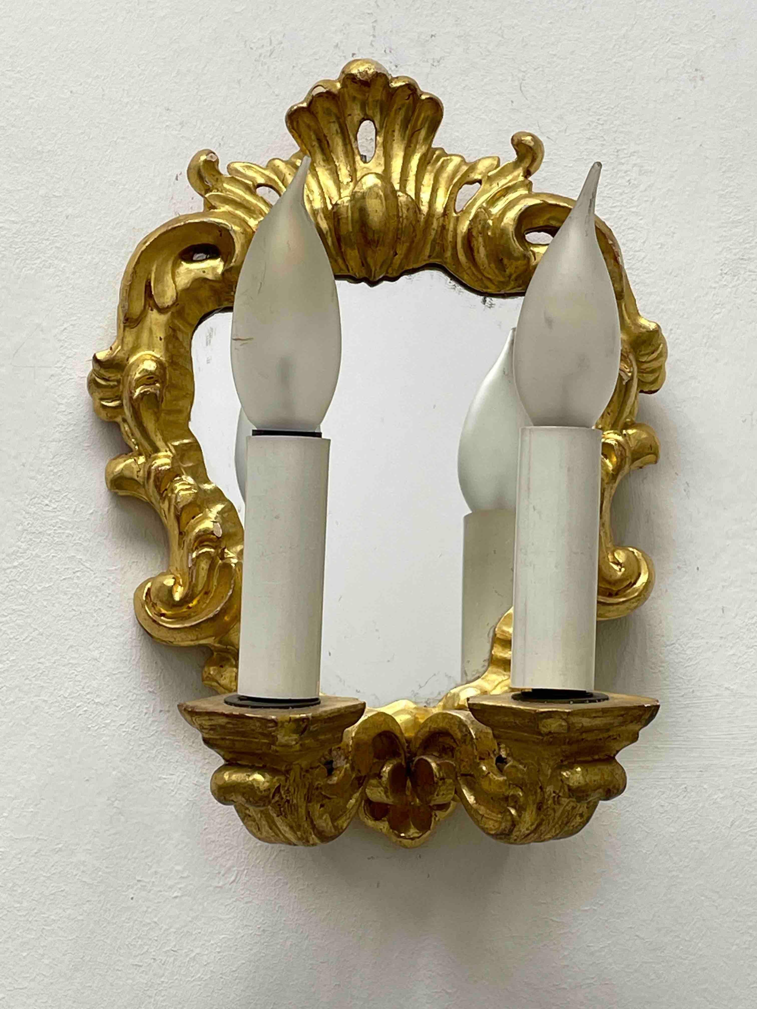 Hollywood Regency Pair of Gilt Wood and Mirror Tole Style Sconces, Italy, 1960s For Sale