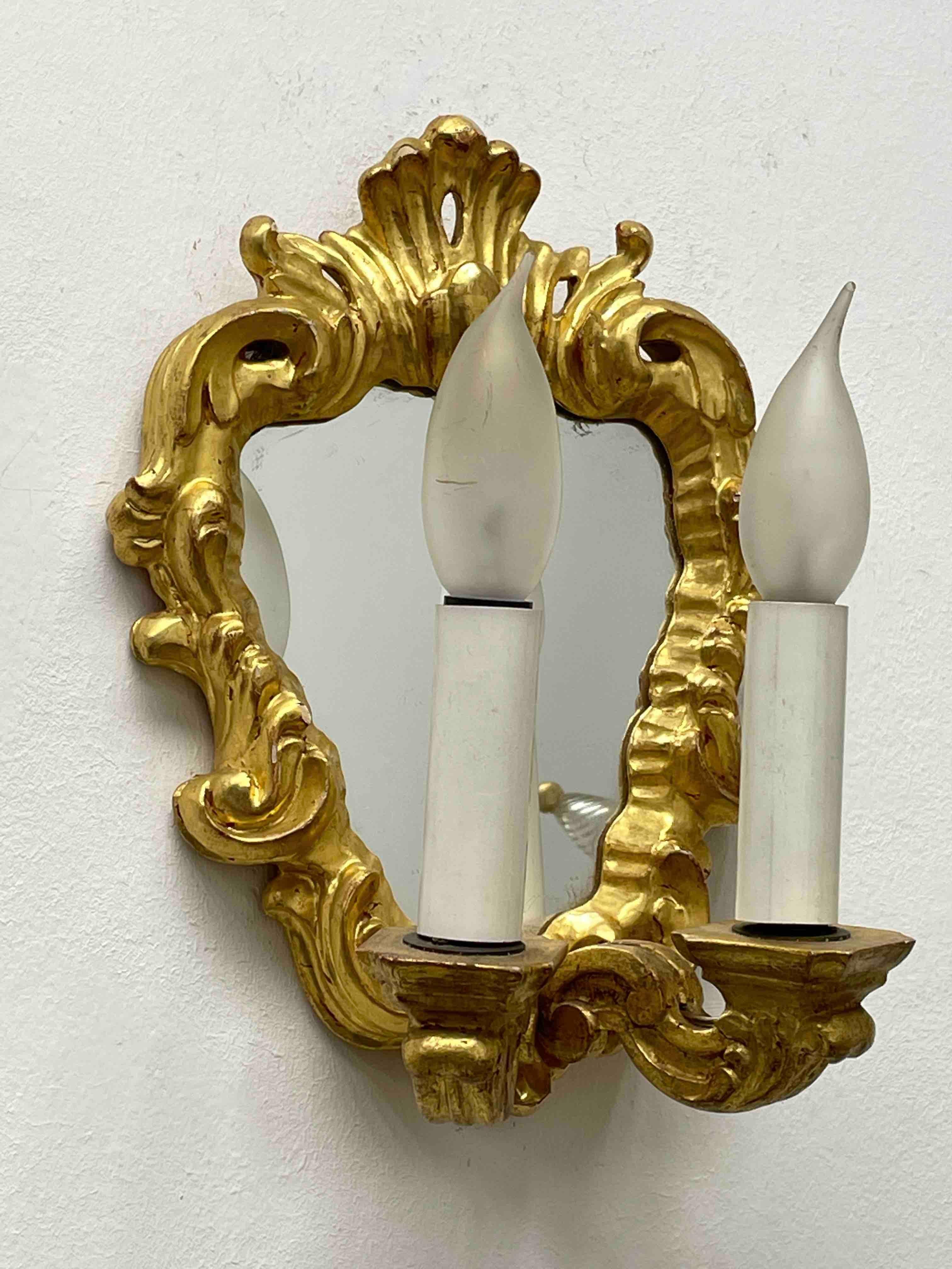 Italian Pair of Gilt Wood and Mirror Tole Style Sconces, Italy, 1960s For Sale