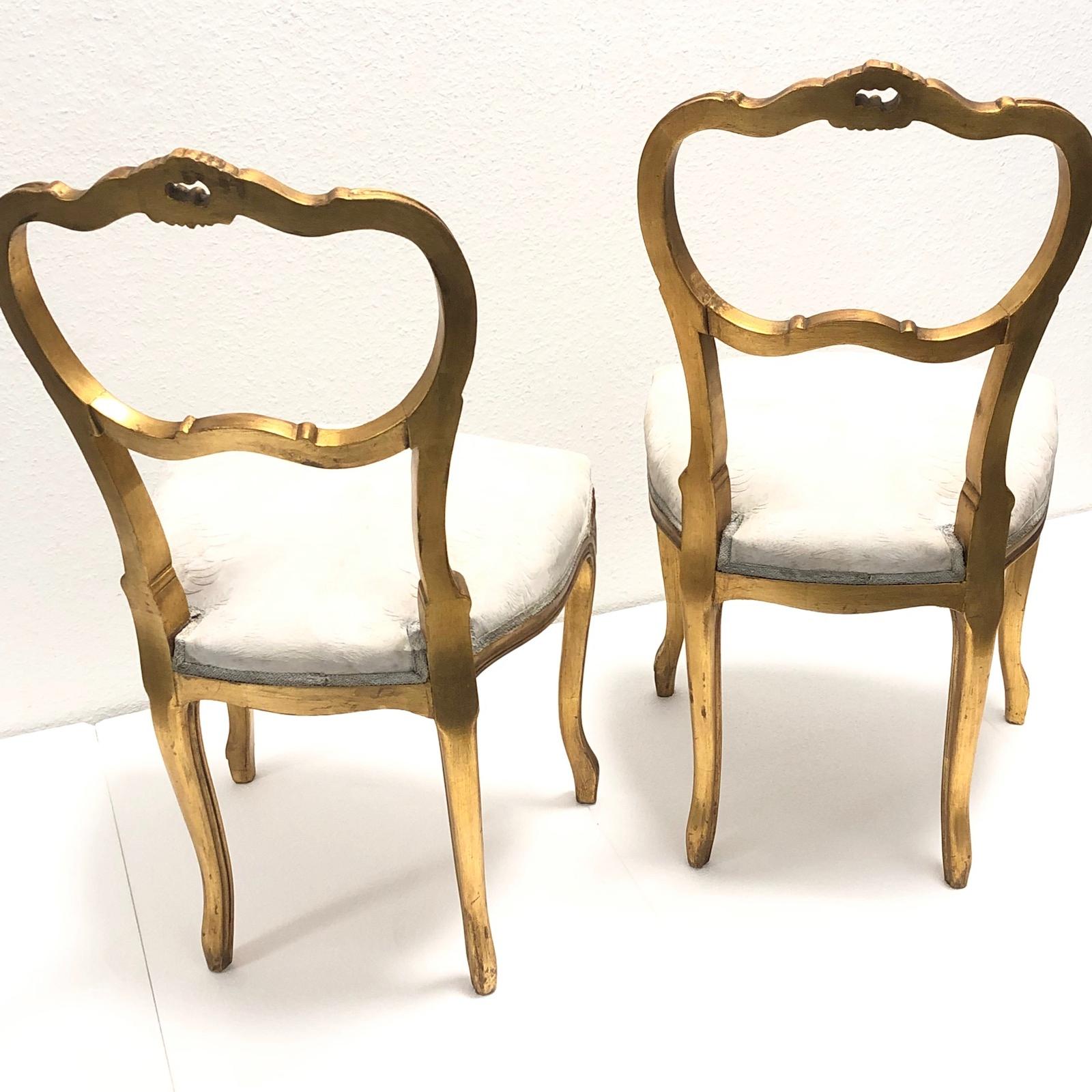 Tissu Paire de chaises en bois doré, style ferme ancienne suédois Shabby Chic, années 1920 en vente